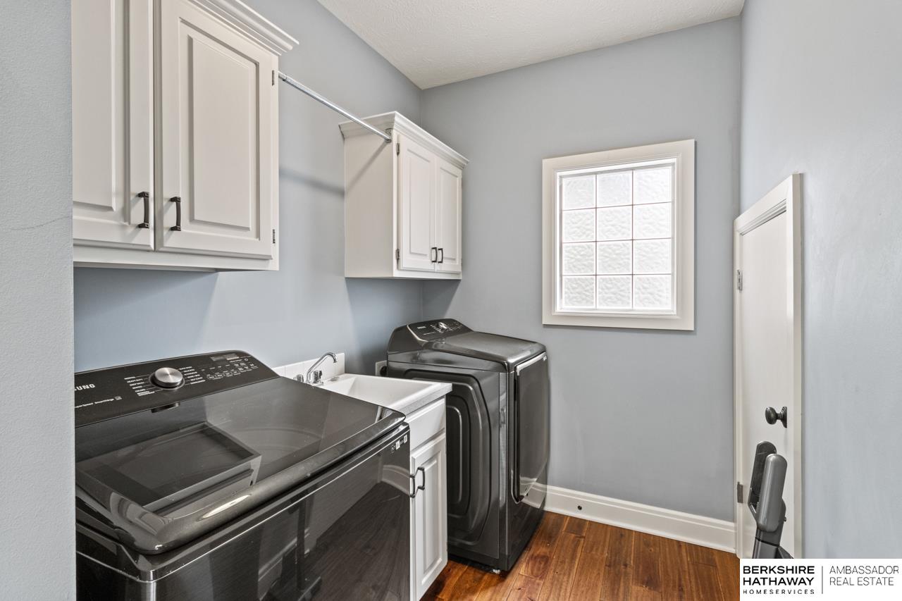 Omaha, Nebraska 68130, United States, 4 Bedrooms Bedrooms, ,4 BathroomsBathrooms,Residential,Active,159816