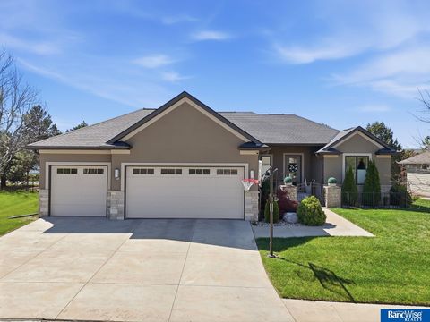 Photo of 9333 Blackwood Avenue, Lincoln, NE 68526 (MLS # 22611194)