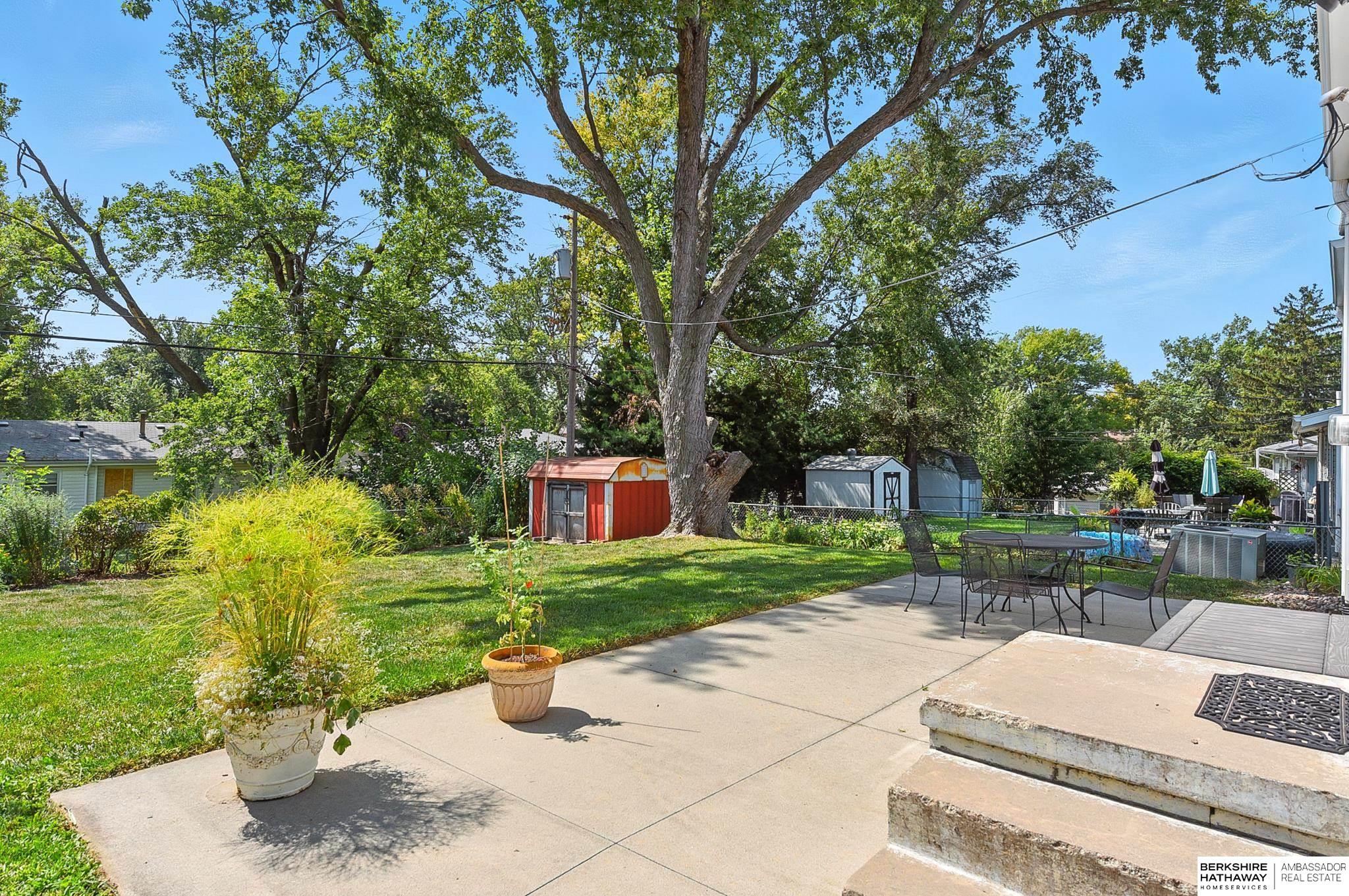 Omaha, Nebraska 68124, United States, 3 Bedrooms Bedrooms, ,2 BathroomsBathrooms,Residential,Pending,202001