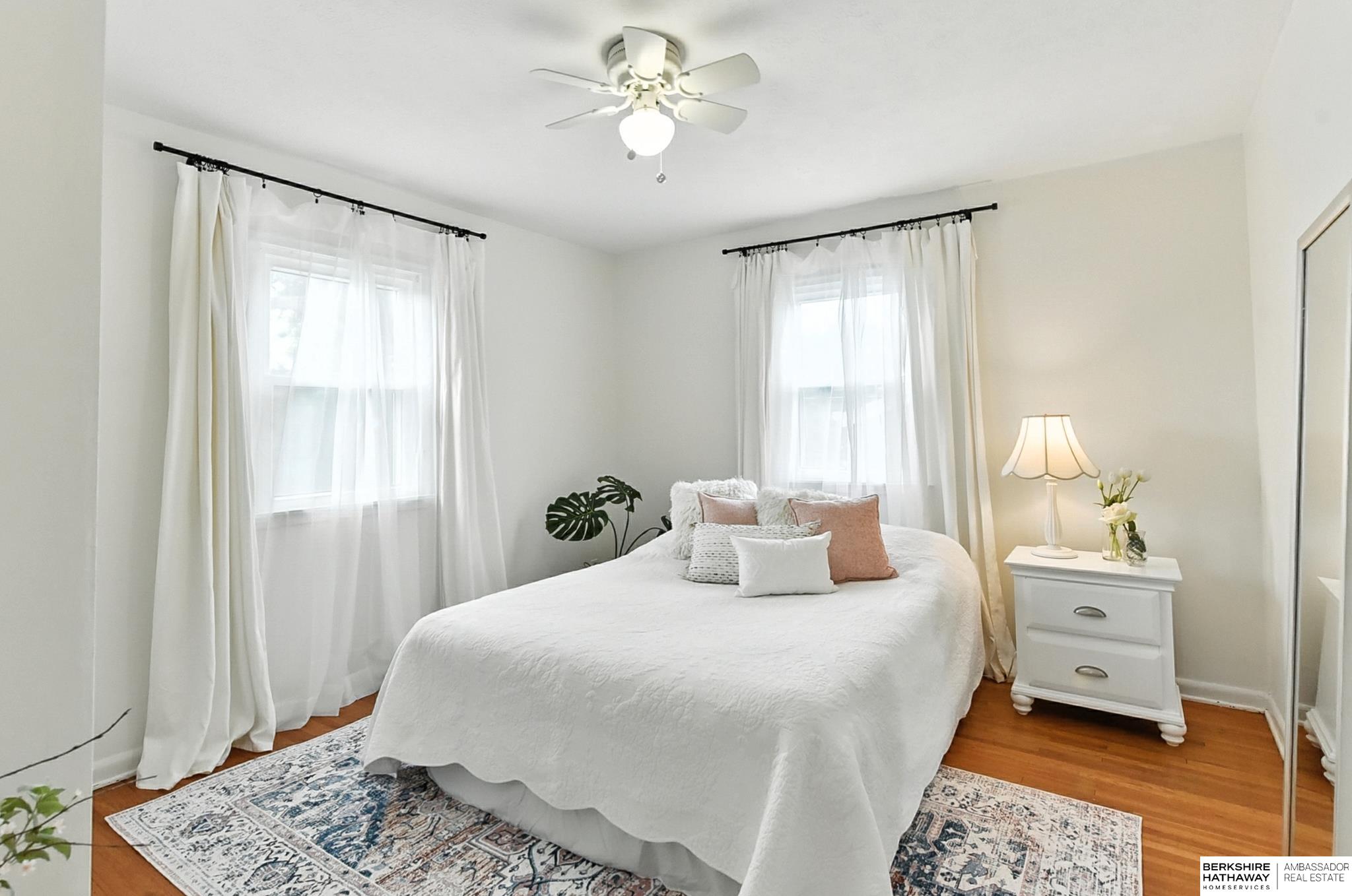 Omaha, Nebraska 68124, United States, 3 Bedrooms Bedrooms, ,2 BathroomsBathrooms,Residential,Pending,202001