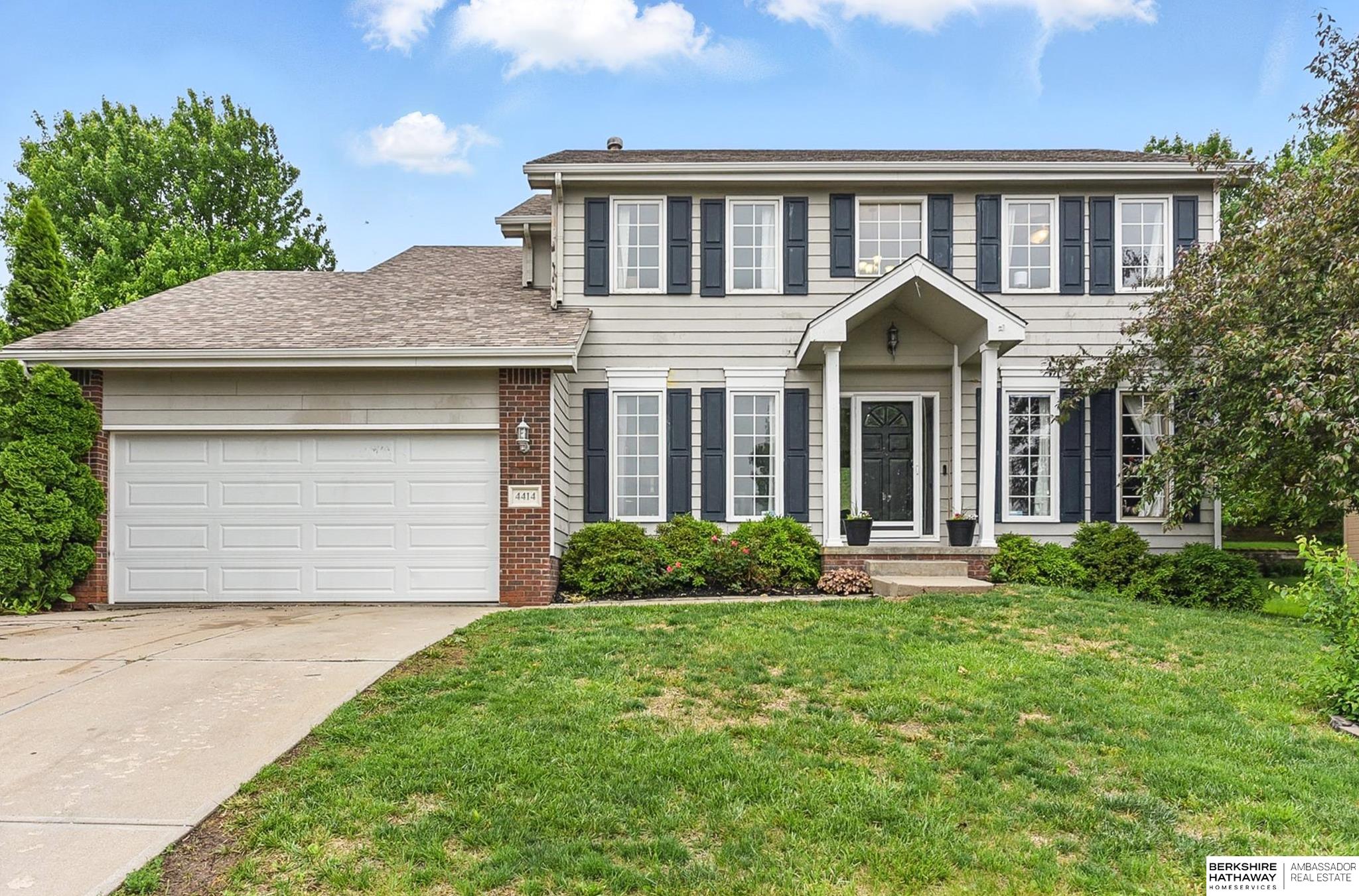 Omaha, Nebraska 68135, United States, 4 Bedrooms Bedrooms, ,3 BathroomsBathrooms,Residential,Pending,135890