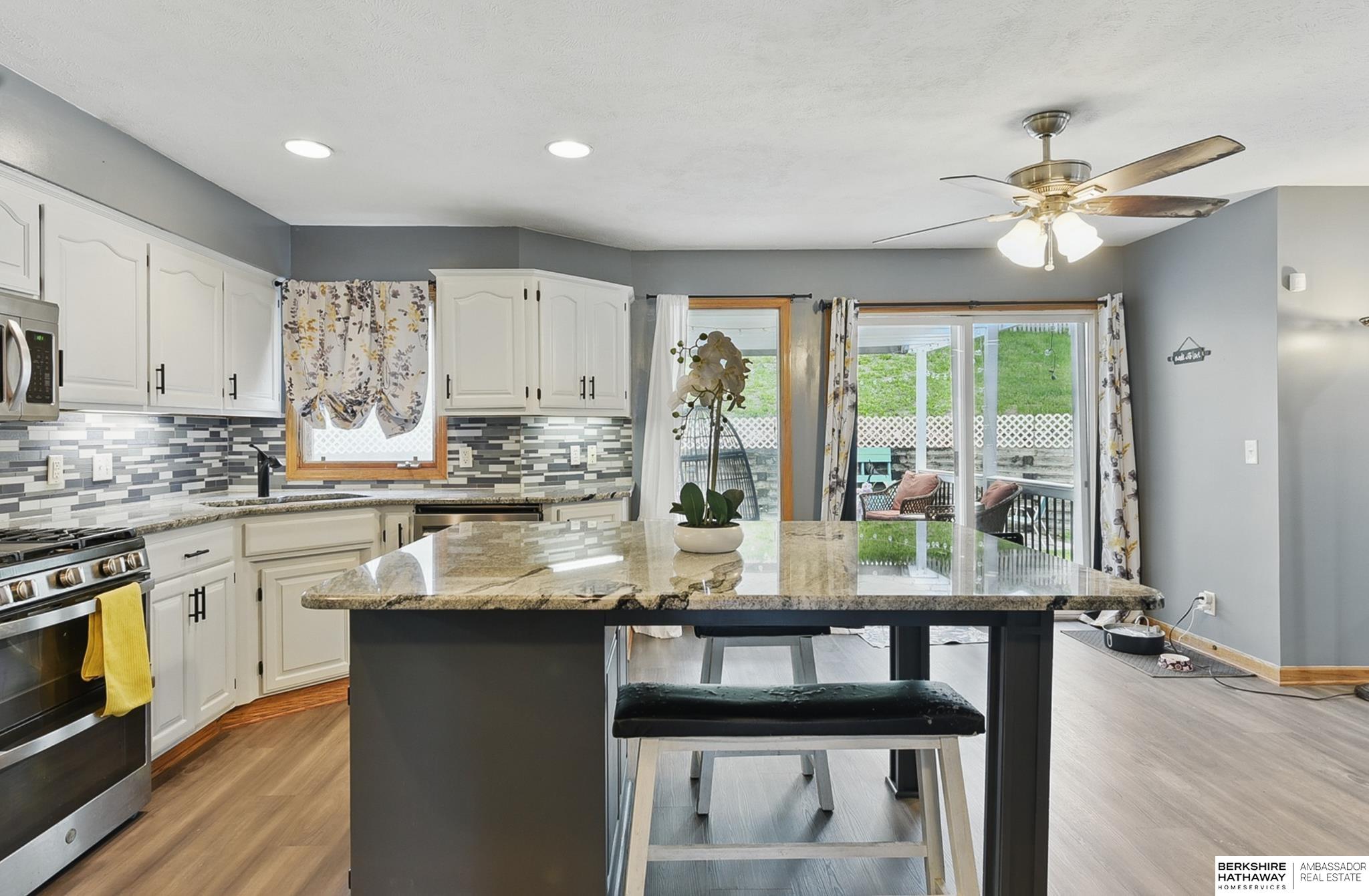 Omaha, Nebraska 68135, United States, 4 Bedrooms Bedrooms, ,3 BathroomsBathrooms,Residential,Pending,135890