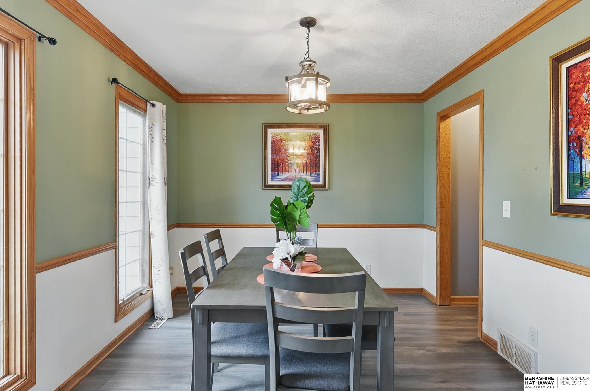 Omaha, Nebraska 68135, United States, 4 Bedrooms Bedrooms, ,3 BathroomsBathrooms,Residential,Pending,135890