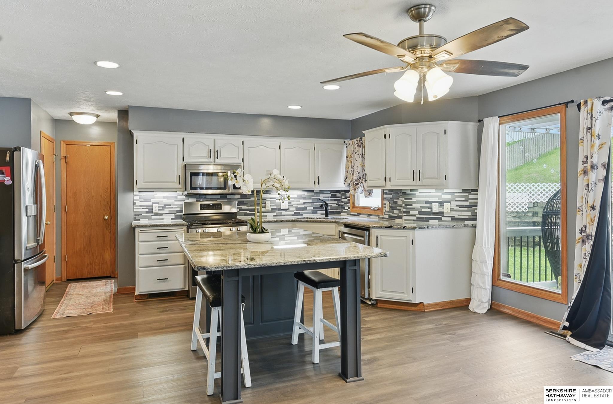 Omaha, Nebraska 68135, United States, 4 Bedrooms Bedrooms, ,3 BathroomsBathrooms,Residential,Pending,135890