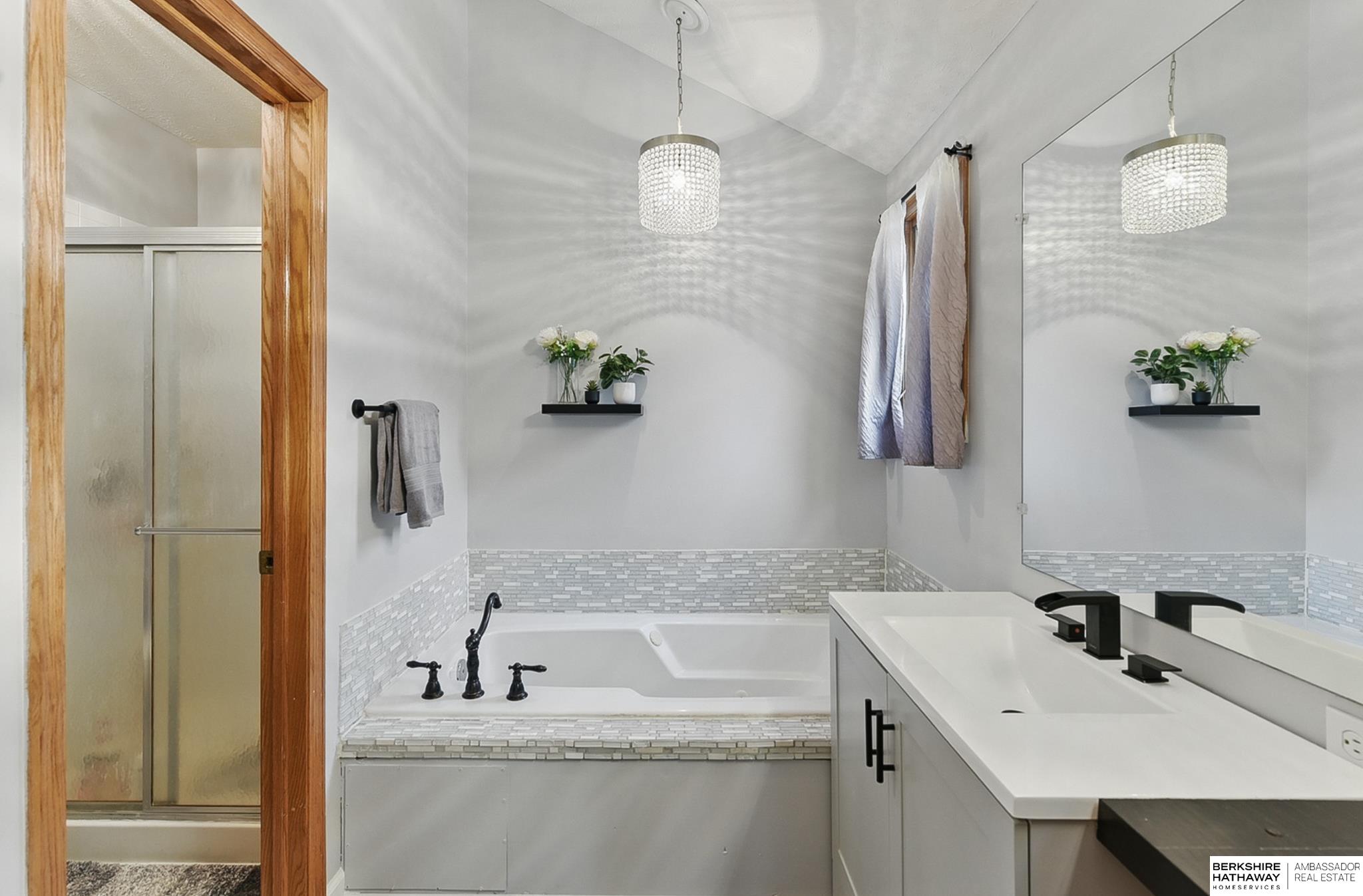 Omaha, Nebraska 68135, United States, 4 Bedrooms Bedrooms, ,3 BathroomsBathrooms,Residential,Pending,135890