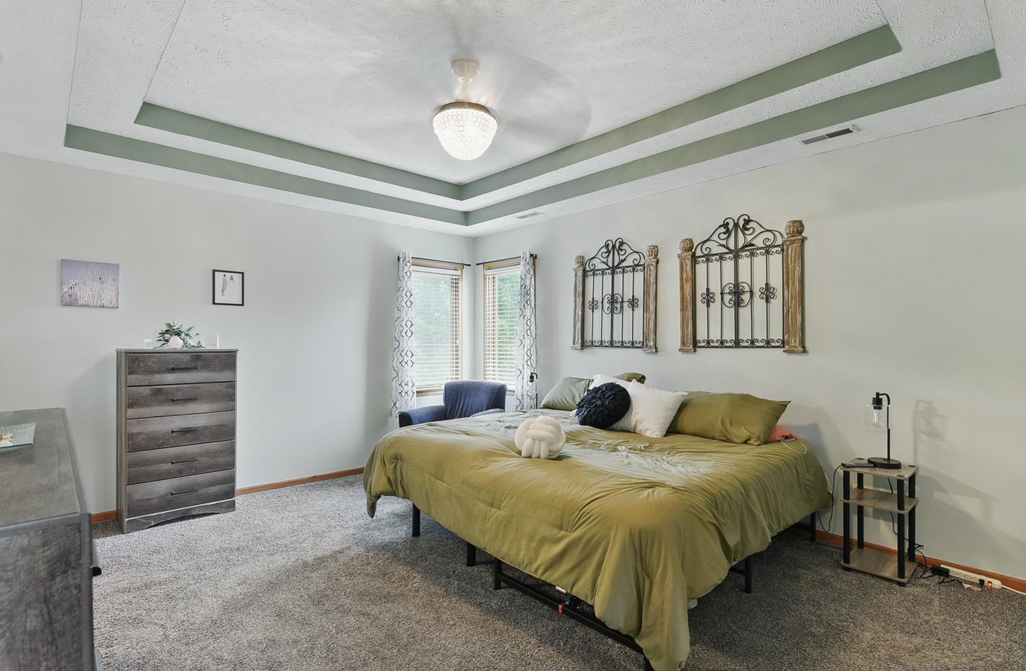 Omaha, Nebraska 68135, United States, 4 Bedrooms Bedrooms, ,3 BathroomsBathrooms,Residential,Pending,135890