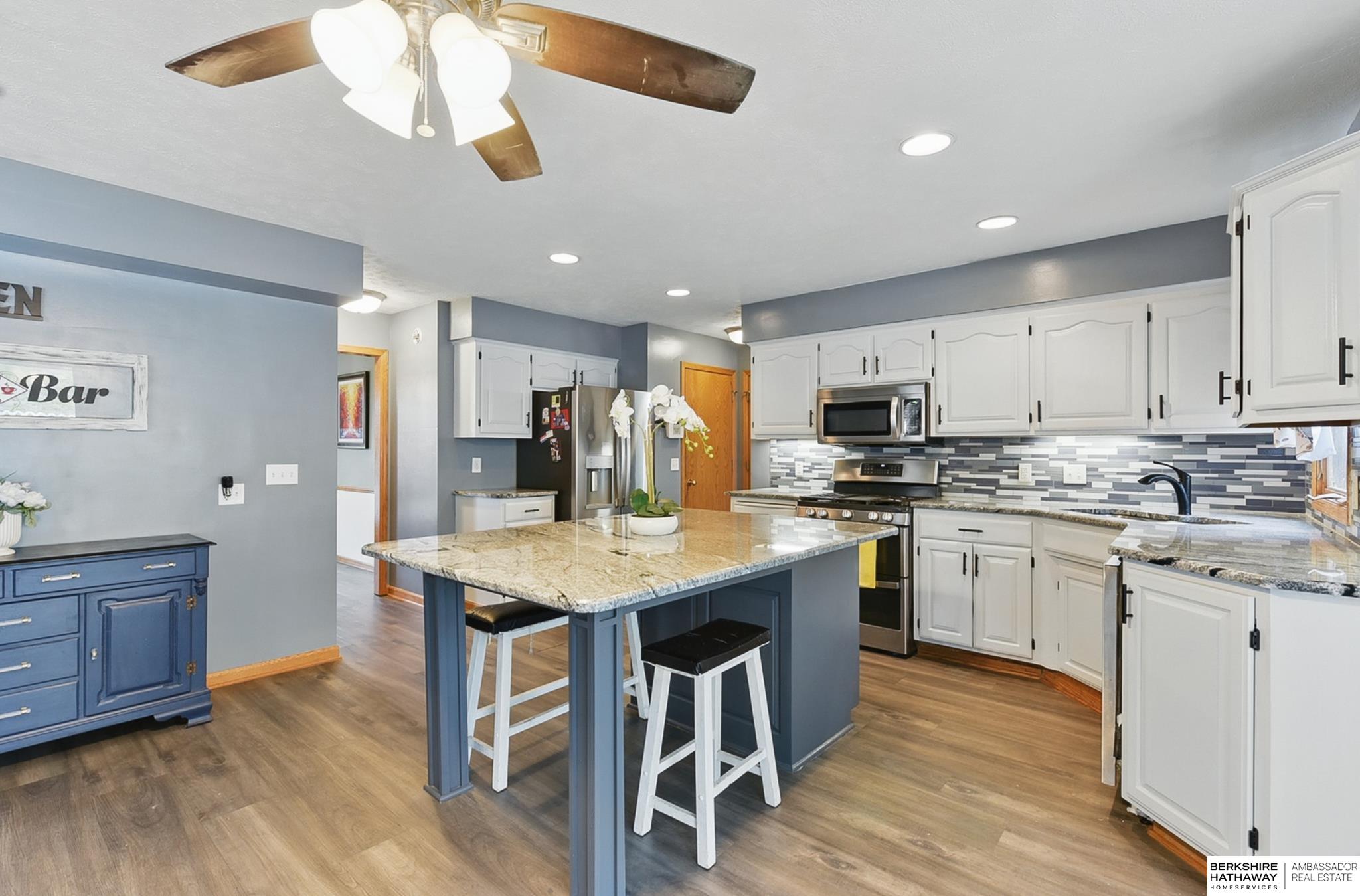 Omaha, Nebraska 68135, United States, 4 Bedrooms Bedrooms, ,3 BathroomsBathrooms,Residential,Pending,135890