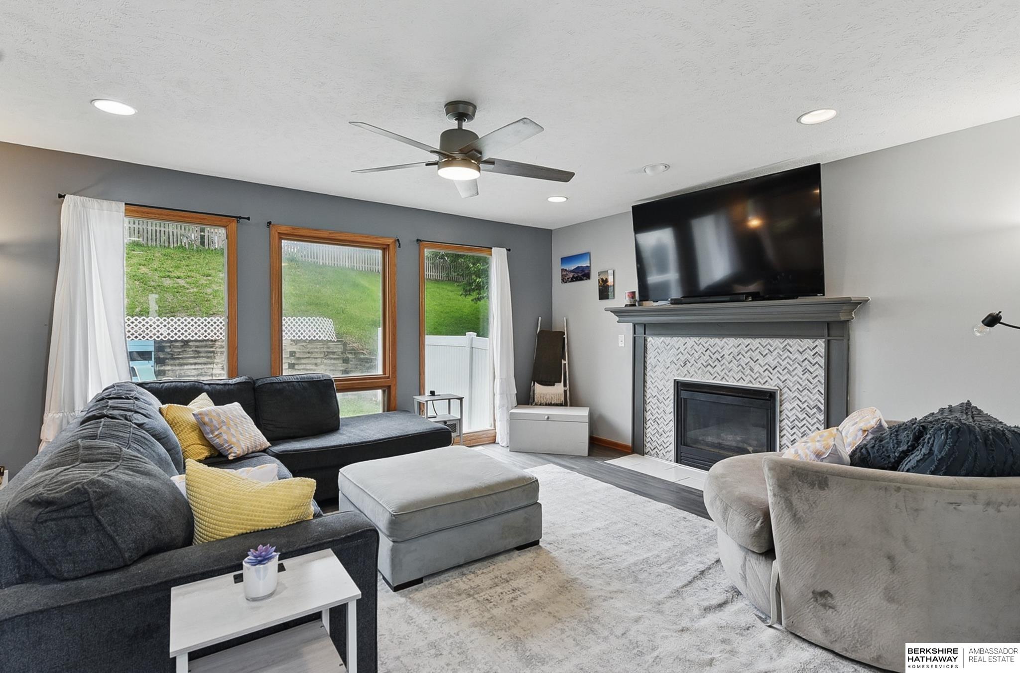 Omaha, Nebraska 68135, United States, 4 Bedrooms Bedrooms, ,3 BathroomsBathrooms,Residential,Pending,135890