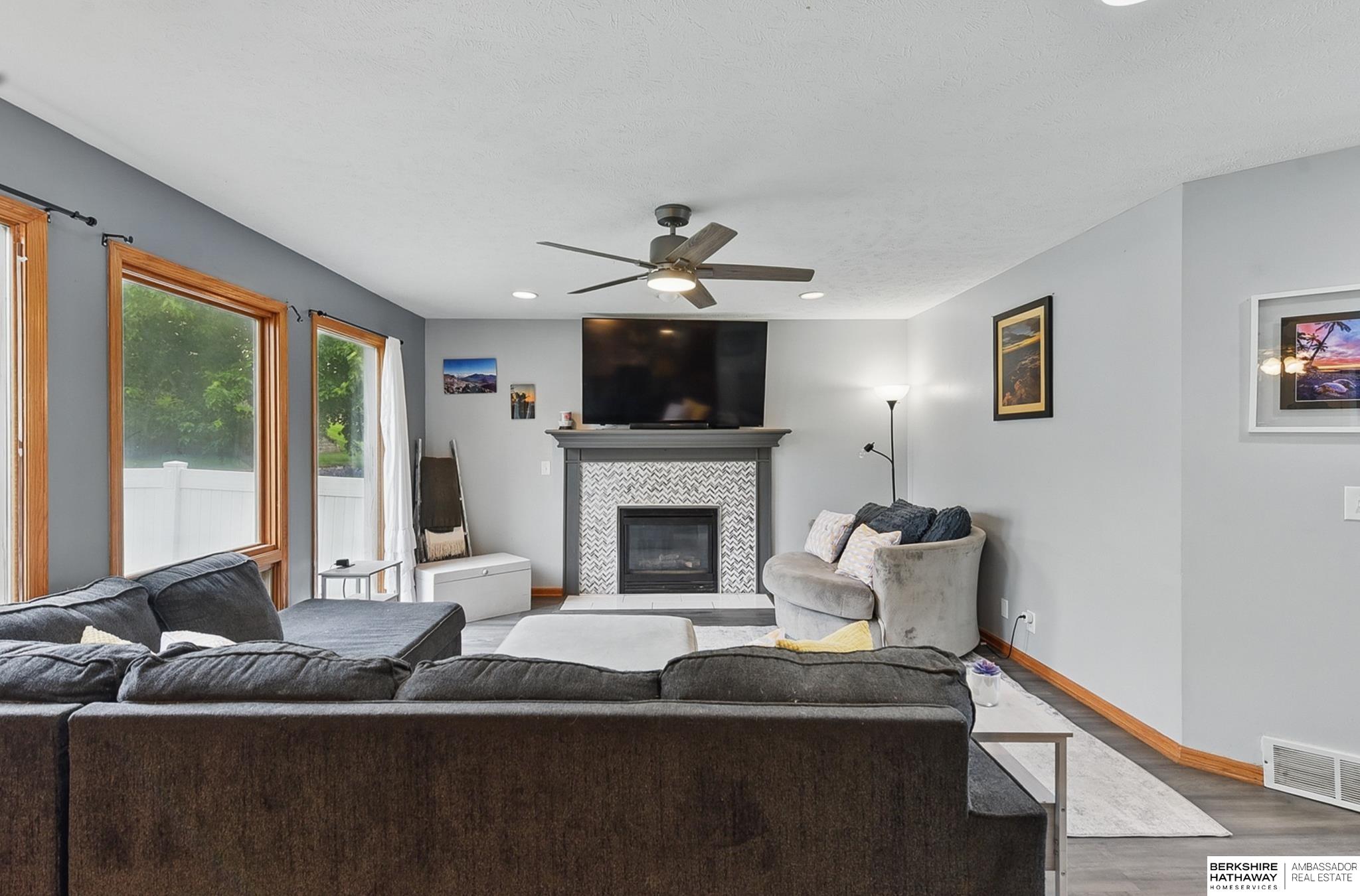 Omaha, Nebraska 68135, United States, 4 Bedrooms Bedrooms, ,3 BathroomsBathrooms,Residential,Pending,135890