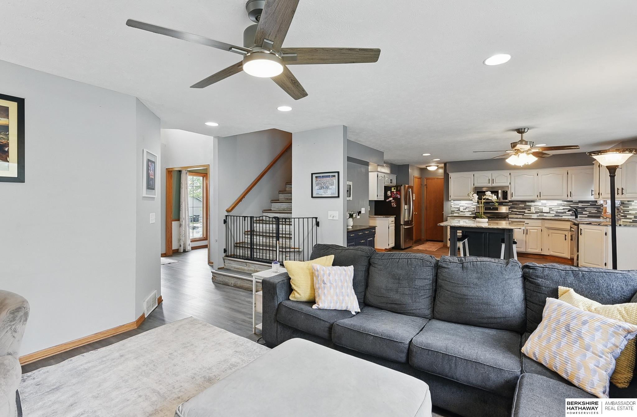 Omaha, Nebraska 68135, United States, 4 Bedrooms Bedrooms, ,3 BathroomsBathrooms,Residential,Pending,135890