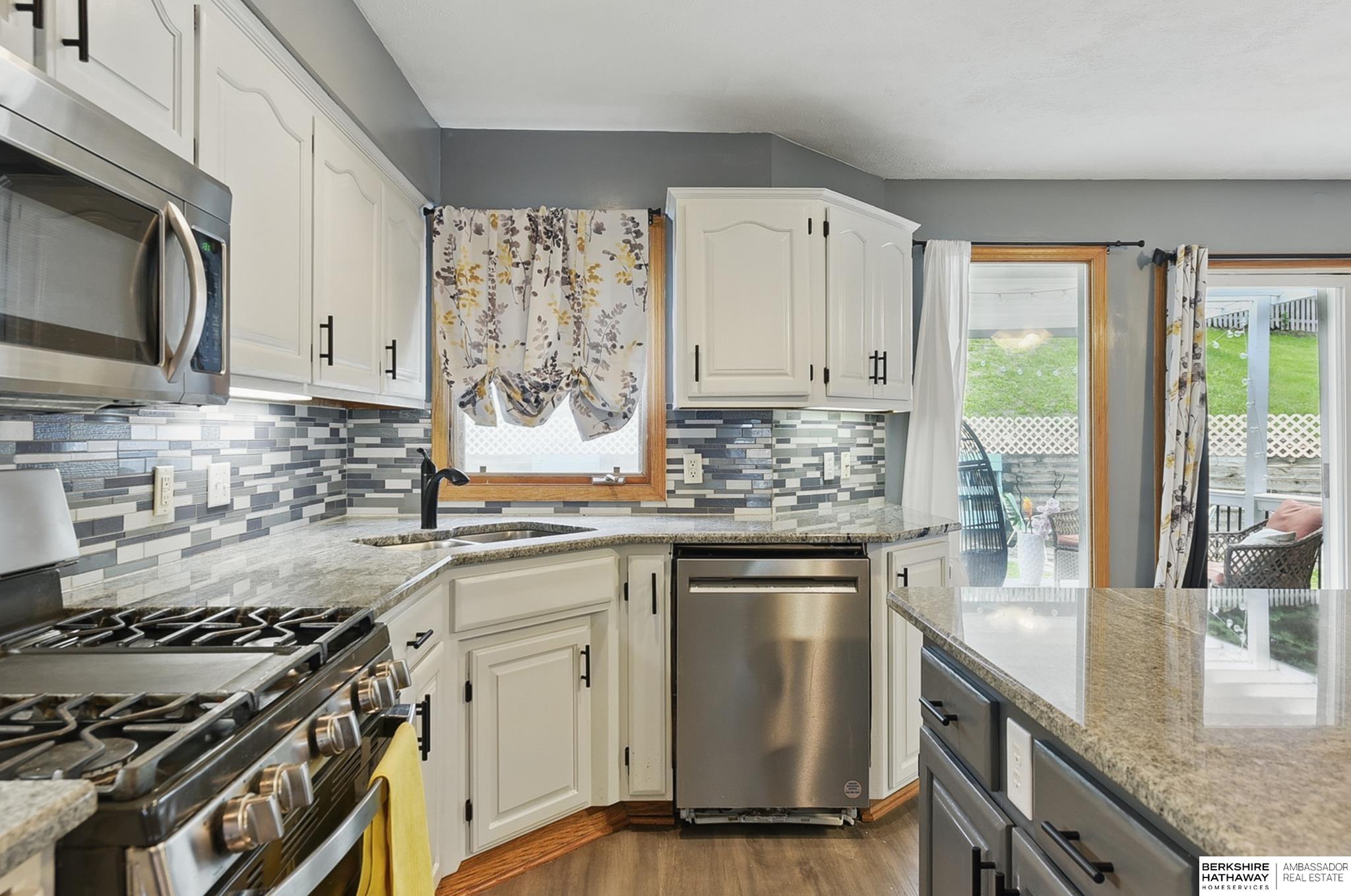 Omaha, Nebraska 68135, United States, 4 Bedrooms Bedrooms, ,3 BathroomsBathrooms,Residential,Pending,135890