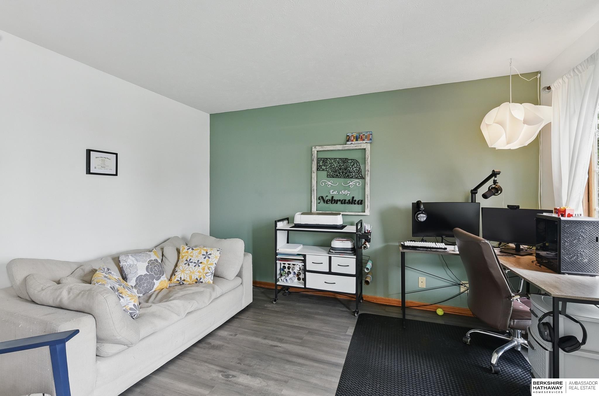 Omaha, Nebraska 68135, United States, 4 Bedrooms Bedrooms, ,3 BathroomsBathrooms,Residential,Pending,135890