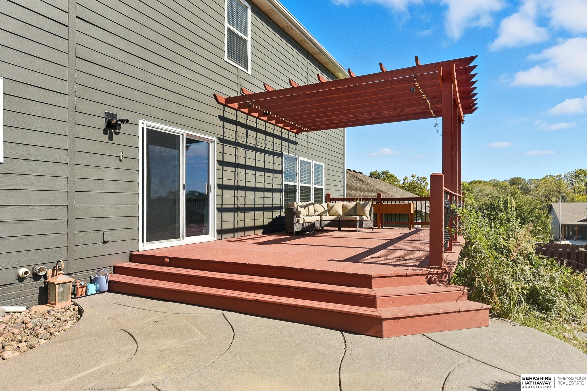 Omaha, Nebraska 68022, United States, 5 Bedrooms Bedrooms, ,3 BathroomsBathrooms,Residential,Active,245692