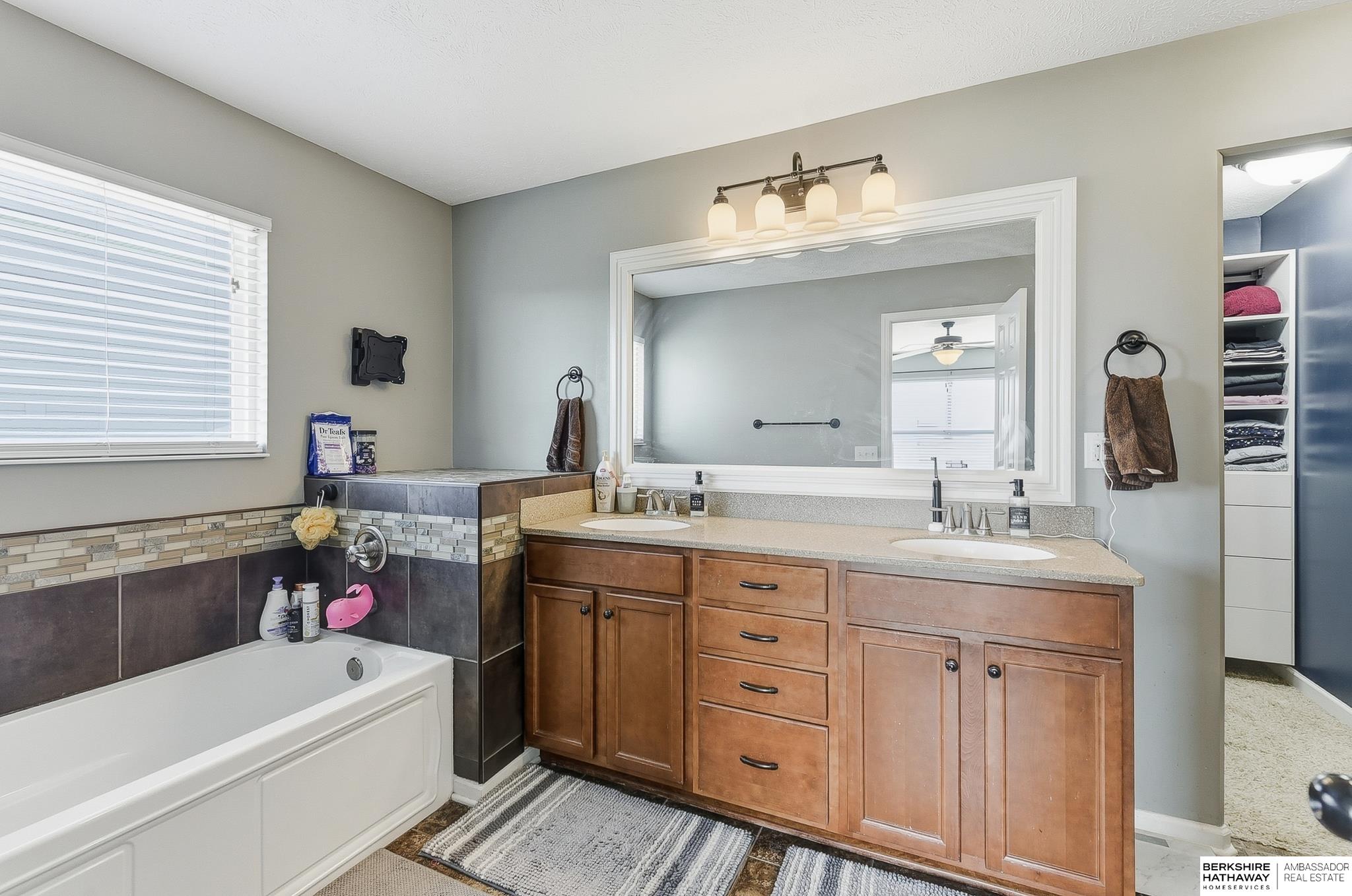 Omaha, Nebraska 68022, United States, 5 Bedrooms Bedrooms, ,3 BathroomsBathrooms,Residential,Active,245692