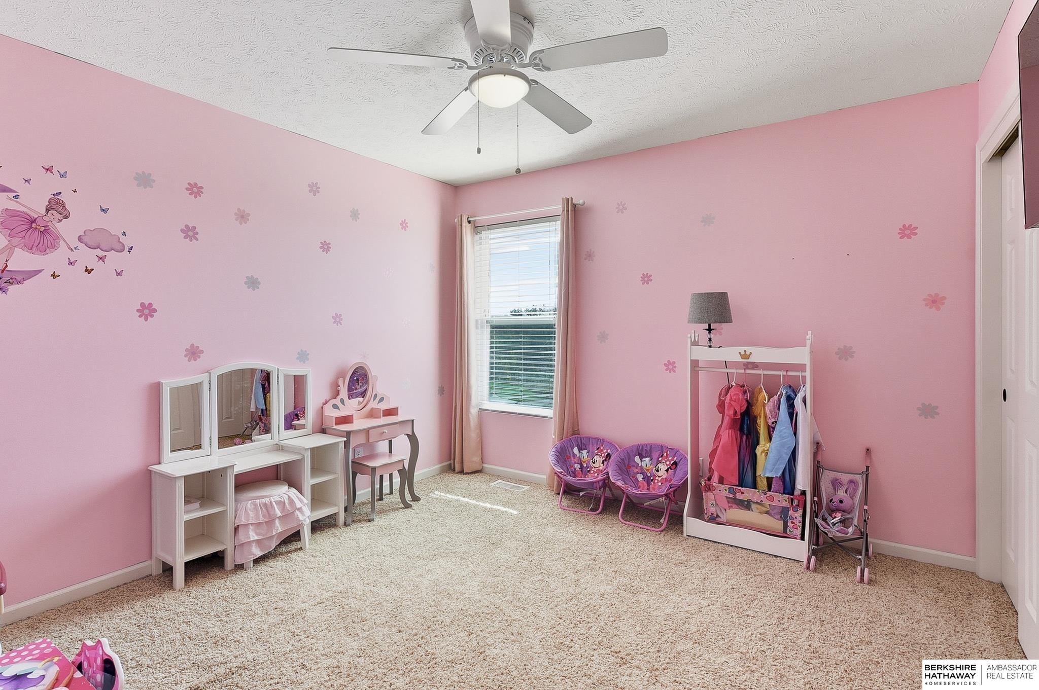 Omaha, Nebraska 68022, United States, 5 Bedrooms Bedrooms, ,3 BathroomsBathrooms,Residential,Active,245692