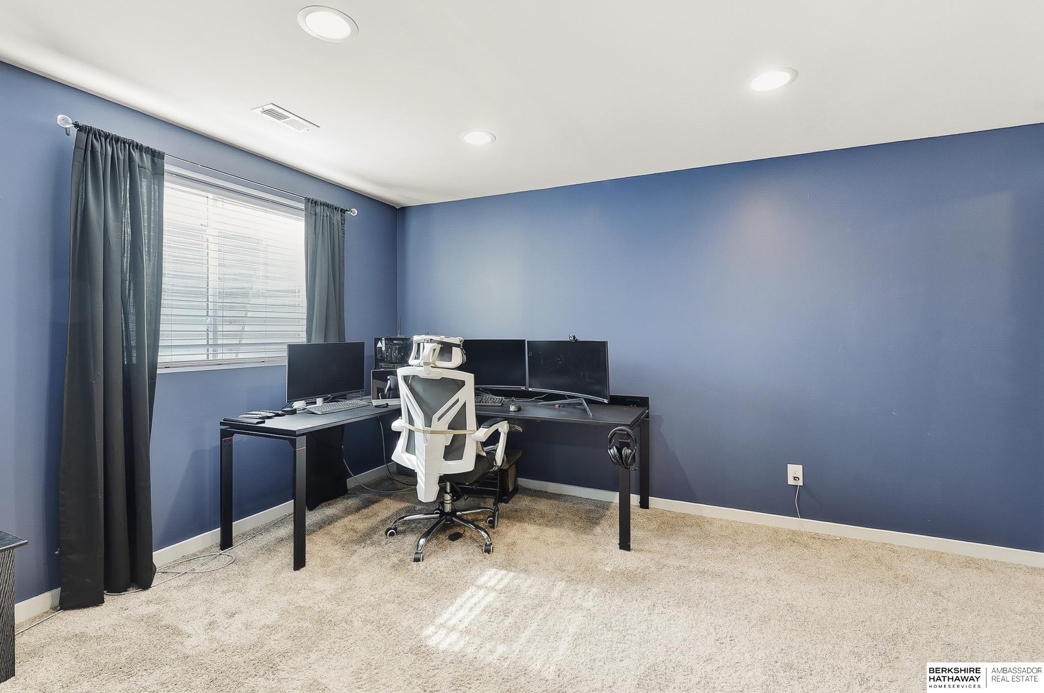 Omaha, Nebraska 68022, United States, 5 Bedrooms Bedrooms, ,3 BathroomsBathrooms,Residential,Active,245692