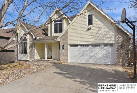 Photo of 3417 N 125th Avenue, Omaha, NE 68164 (MLS # 22608593)