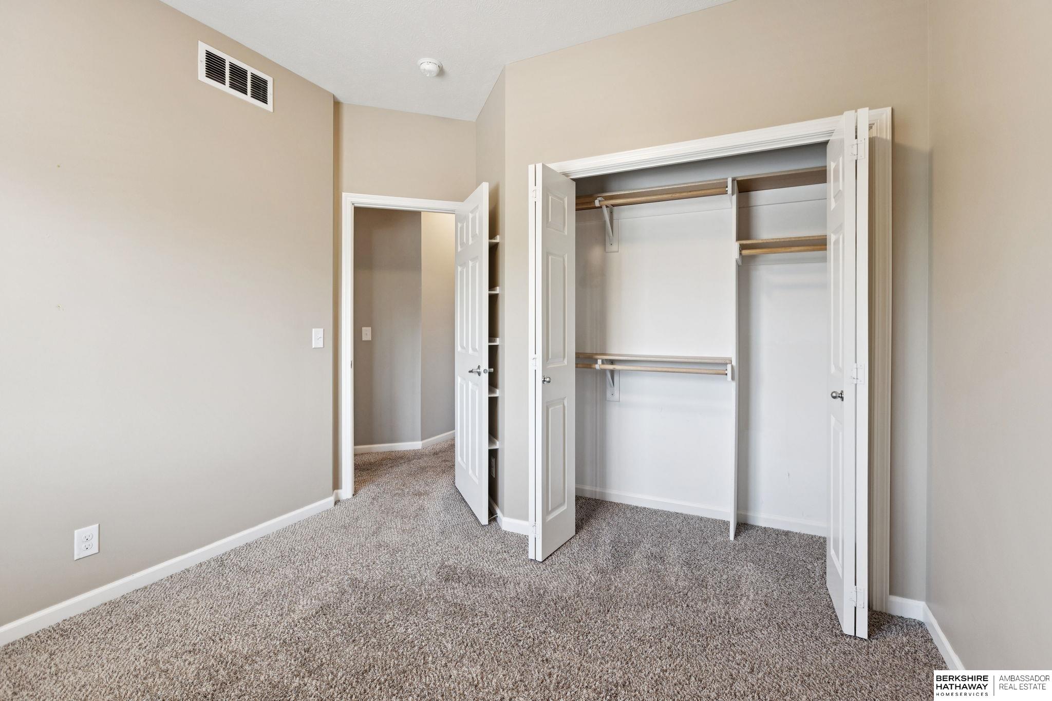 Omaha, Nebraska 68164, United States, 3 Bedrooms Bedrooms, ,2 BathroomsBathrooms,Residential,Pending,212952