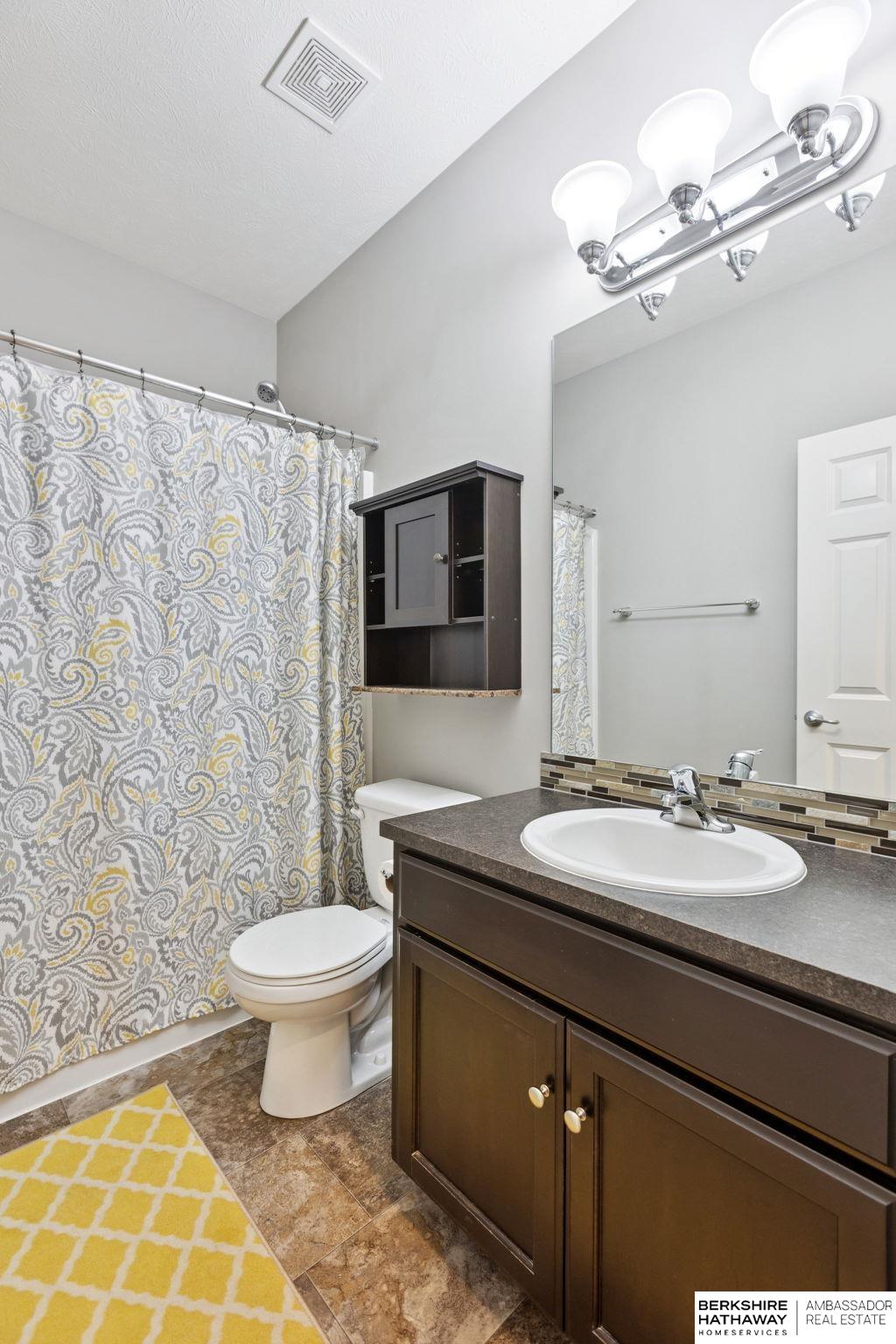 Omaha, Nebraska 68164, United States, 3 Bedrooms Bedrooms, ,2 BathroomsBathrooms,Residential,Pending,212952