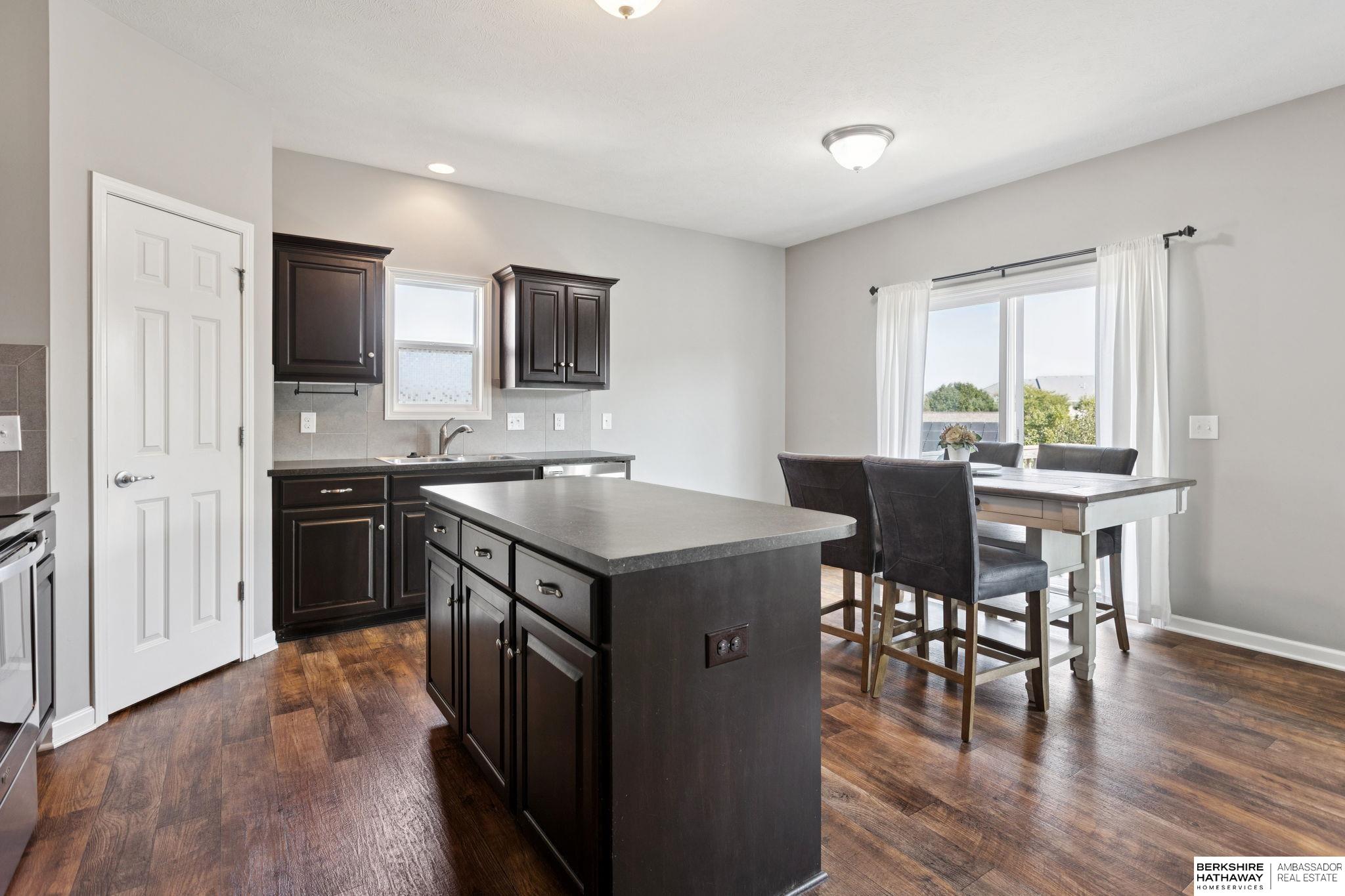 Omaha, Nebraska 68164, United States, 3 Bedrooms Bedrooms, ,2 BathroomsBathrooms,Residential,Pending,212952