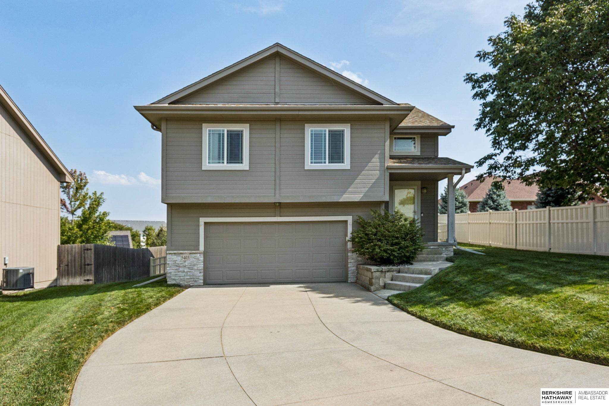 Omaha, Nebraska 68164, United States, 3 Bedrooms Bedrooms, ,2 BathroomsBathrooms,Residential,Pending,212952