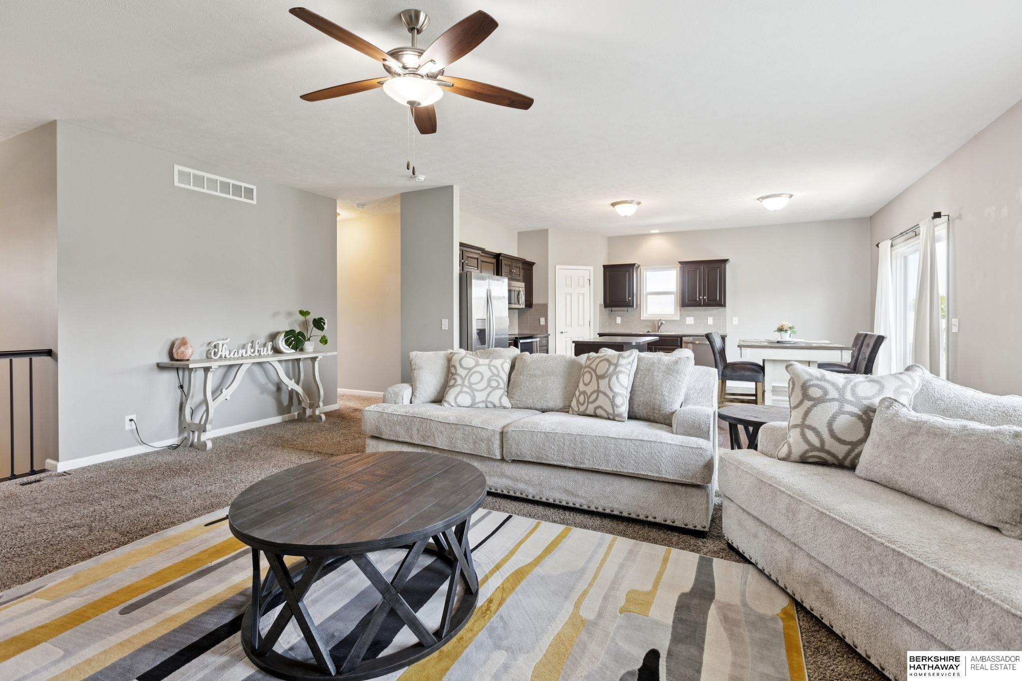 Omaha, Nebraska 68164, United States, 3 Bedrooms Bedrooms, ,2 BathroomsBathrooms,Residential,Pending,212952