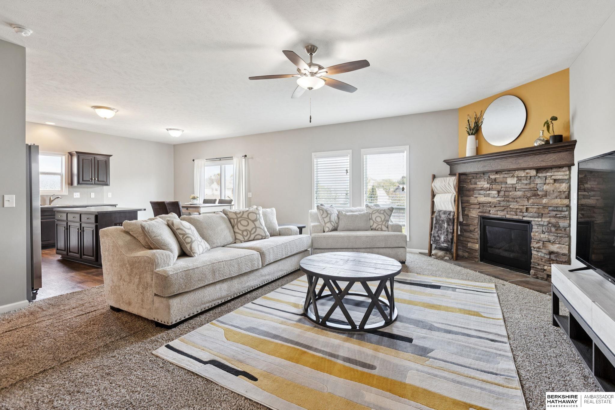 Omaha, Nebraska 68164, United States, 3 Bedrooms Bedrooms, ,2 BathroomsBathrooms,Residential,Pending,212952