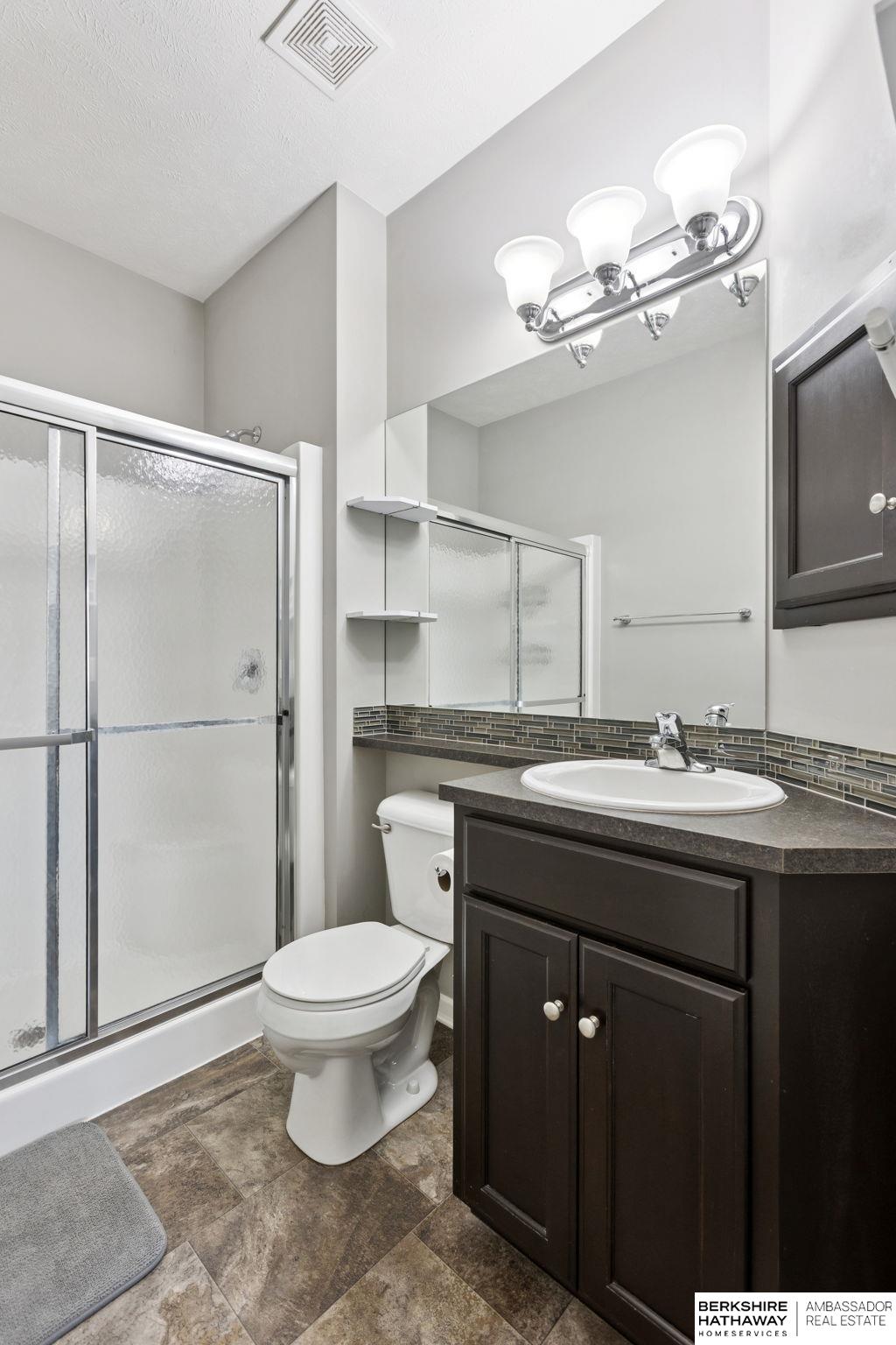 Omaha, Nebraska 68164, United States, 3 Bedrooms Bedrooms, ,2 BathroomsBathrooms,Residential,Pending,212952