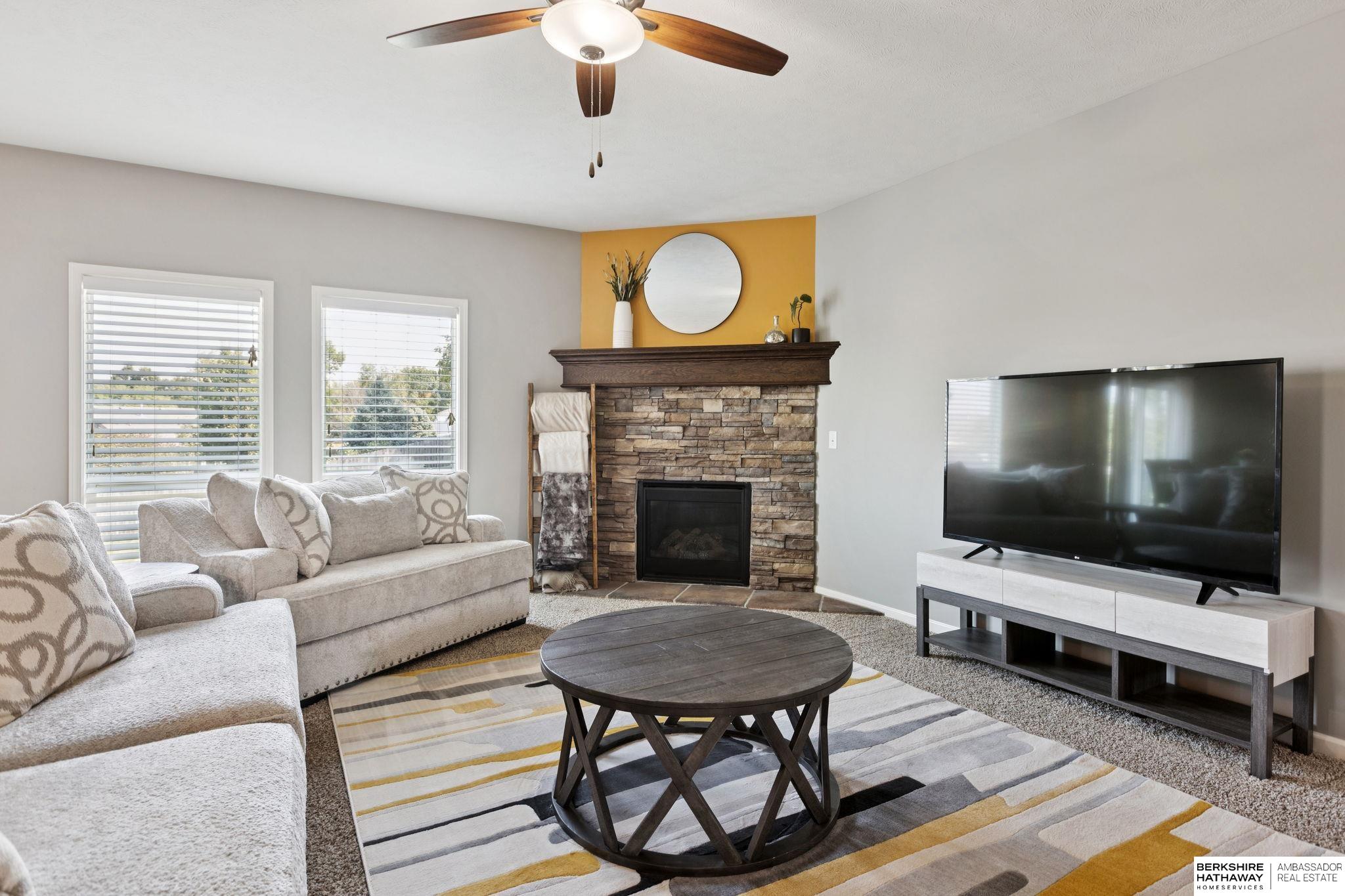 Omaha, Nebraska 68164, United States, 3 Bedrooms Bedrooms, ,2 BathroomsBathrooms,Residential,Pending,212952