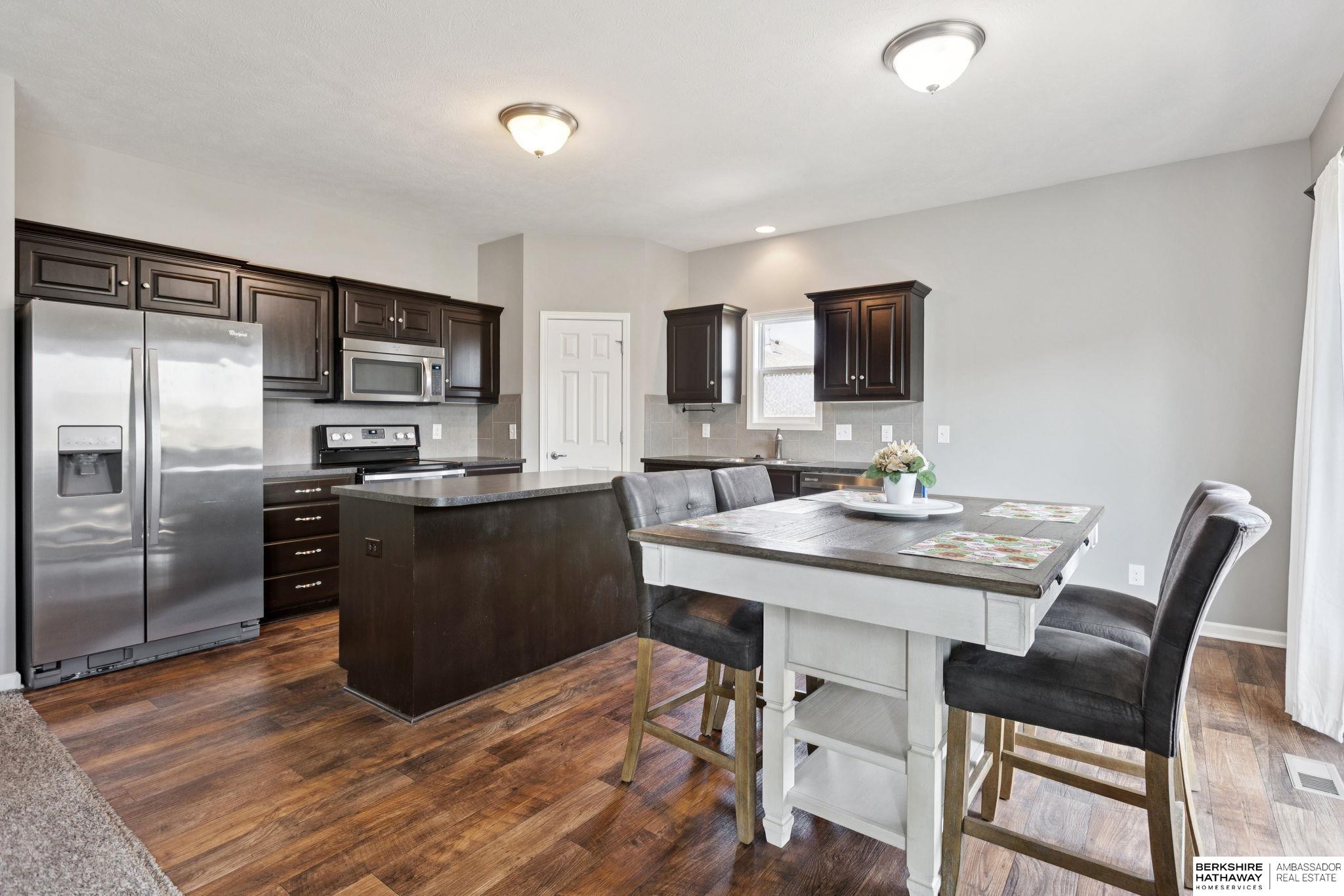 Omaha, Nebraska 68164, United States, 3 Bedrooms Bedrooms, ,2 BathroomsBathrooms,Residential,Pending,212952