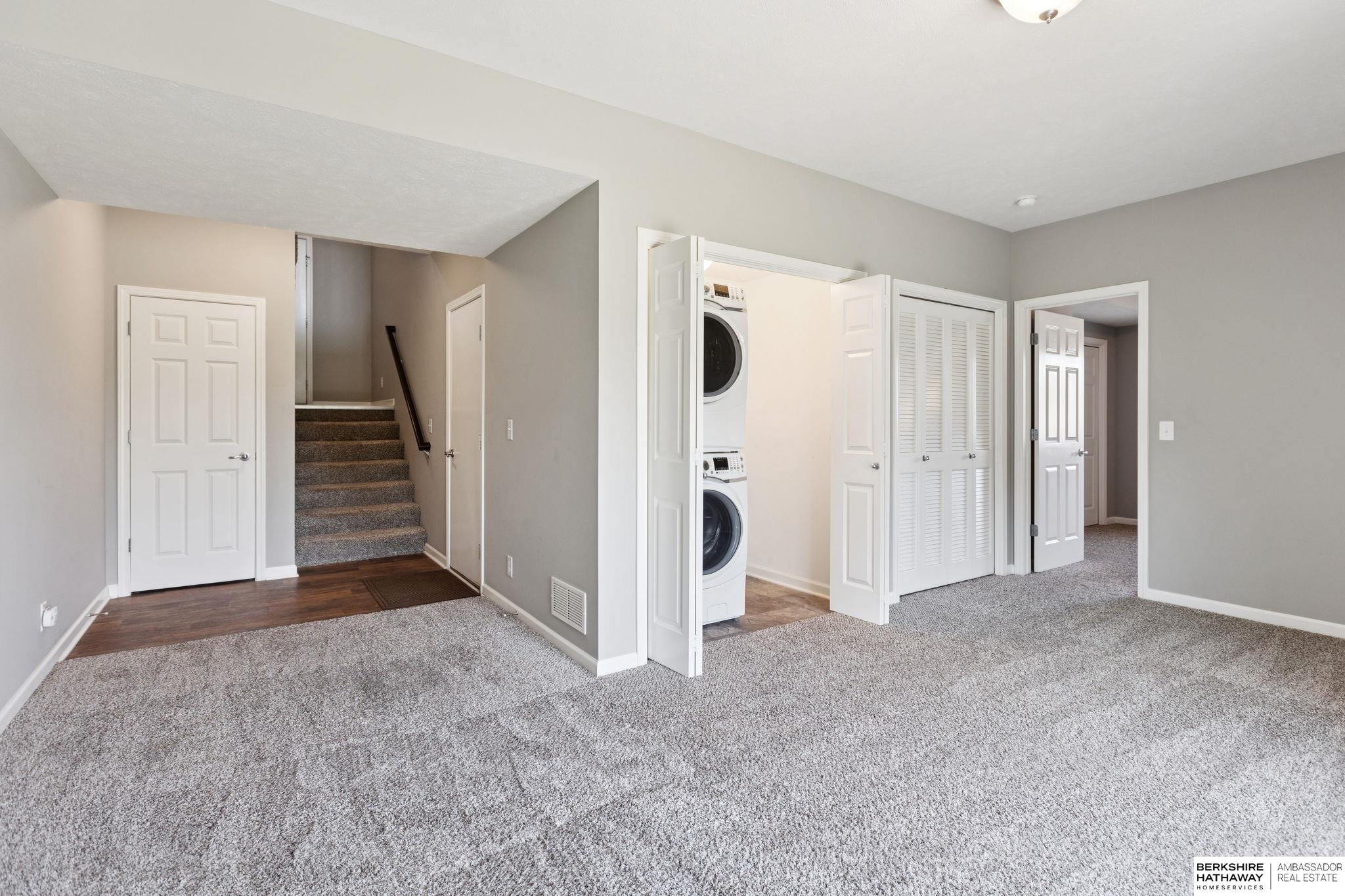 Omaha, Nebraska 68164, United States, 3 Bedrooms Bedrooms, ,2 BathroomsBathrooms,Residential,Pending,212952