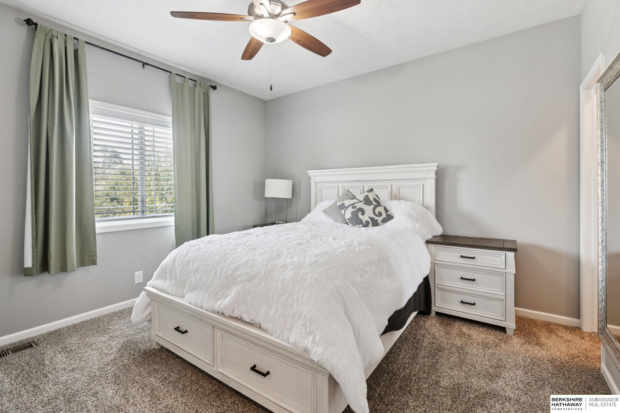 Omaha, Nebraska 68164, United States, 3 Bedrooms Bedrooms, ,2 BathroomsBathrooms,Residential,Pending,212952