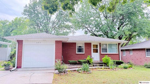 Photo of 325 Orcutt Avenue E, Lincoln, NE 68504 (MLS # 22621129)