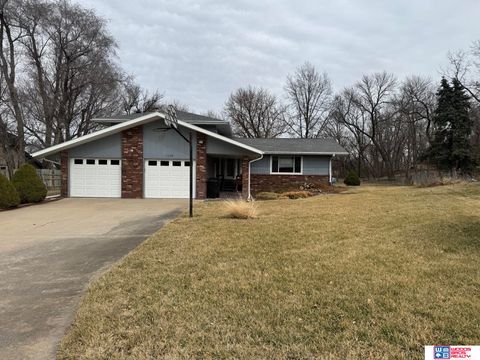 Photo of 1028 Frontier Road, Beatrice, NE 68310 (MLS # 22604776)