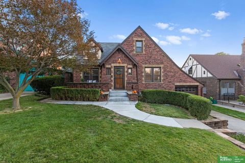 Photo of 4551 Walnut Street, Omaha, NE 68106 (MLS # 22531571)