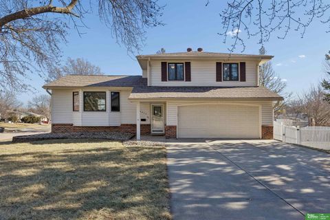 Photo of 4905 S 95th Circle, Omaha, NE 68127 (MLS # 22602212)