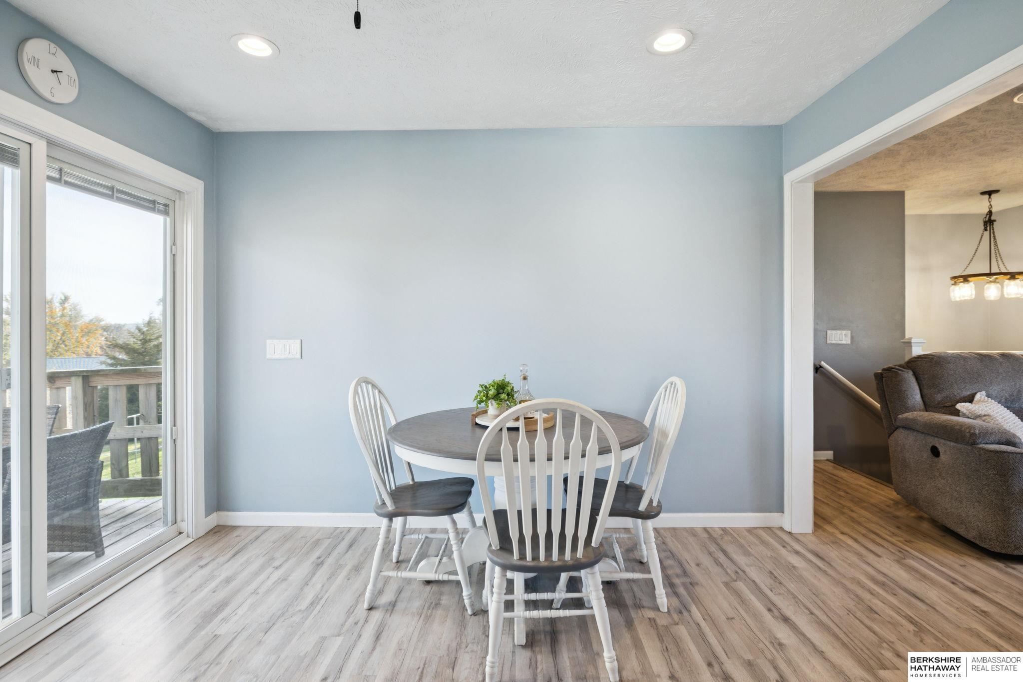 Omaha, Nebraska 68022, United States, 3 Bedrooms Bedrooms, ,2 BathroomsBathrooms,Residential,Pending,244641