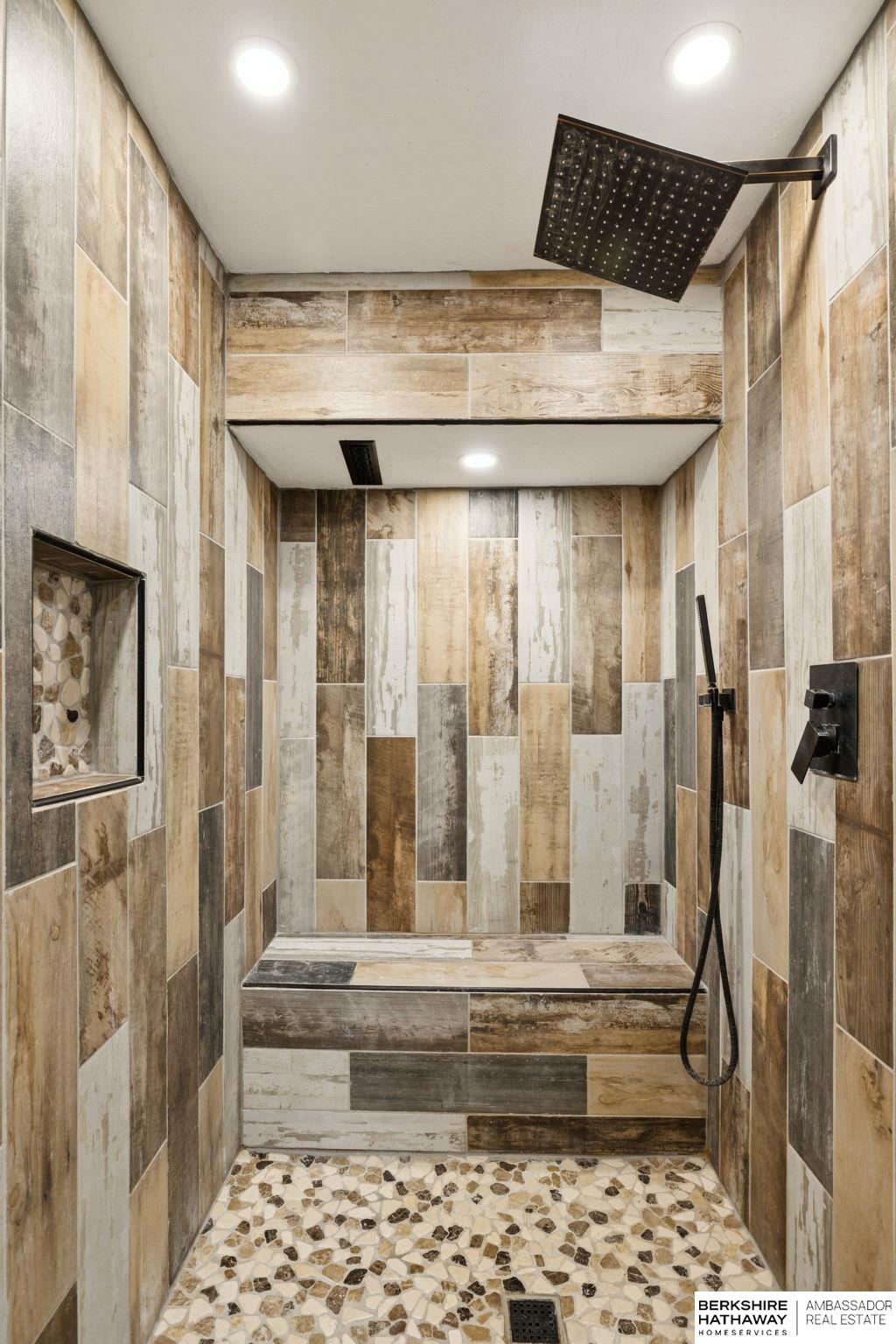 Omaha, Nebraska 68022, United States, 3 Bedrooms Bedrooms, ,2 BathroomsBathrooms,Residential,Pending,244641