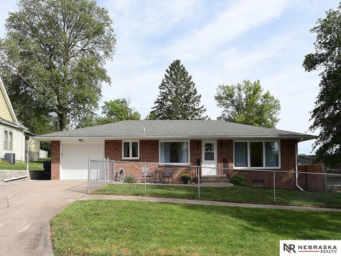 Photo of 304 W O Street, Weeping Water, NE 68463 (MLS # 22626288)