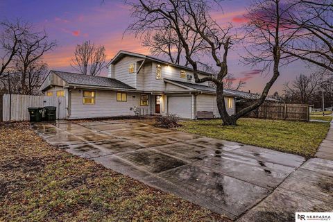 Photo of 729 E Eldora Lane, Lincoln, NE 68505 (MLS # 22601612)