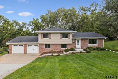 Photo of 9334 Spring Street, Omaha, NE 68124 (MLS # 22523515)