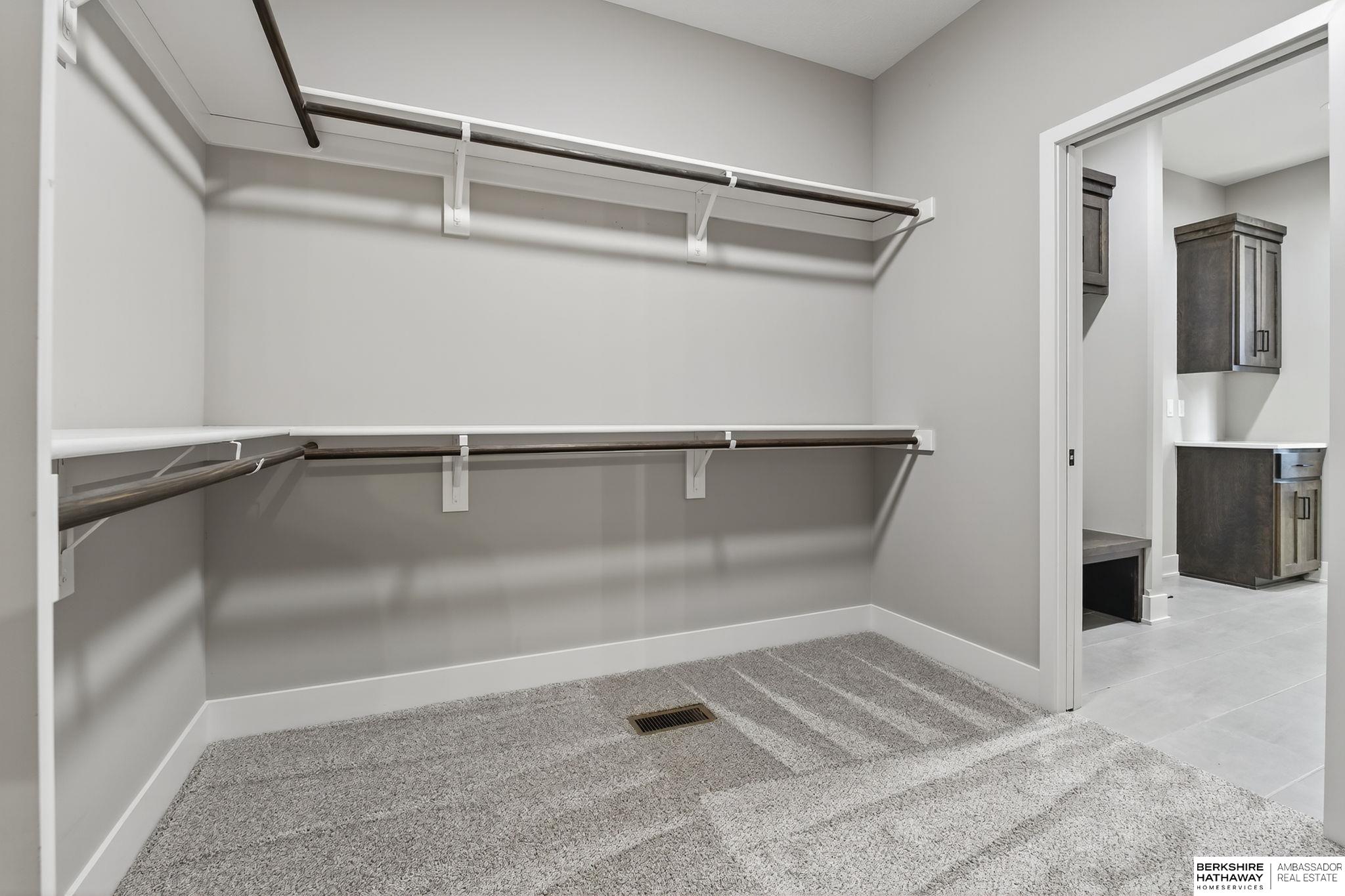 Omaha, Nebraska 68136, United States, 4 Bedrooms Bedrooms, ,3 BathroomsBathrooms,Residential,Active,225515