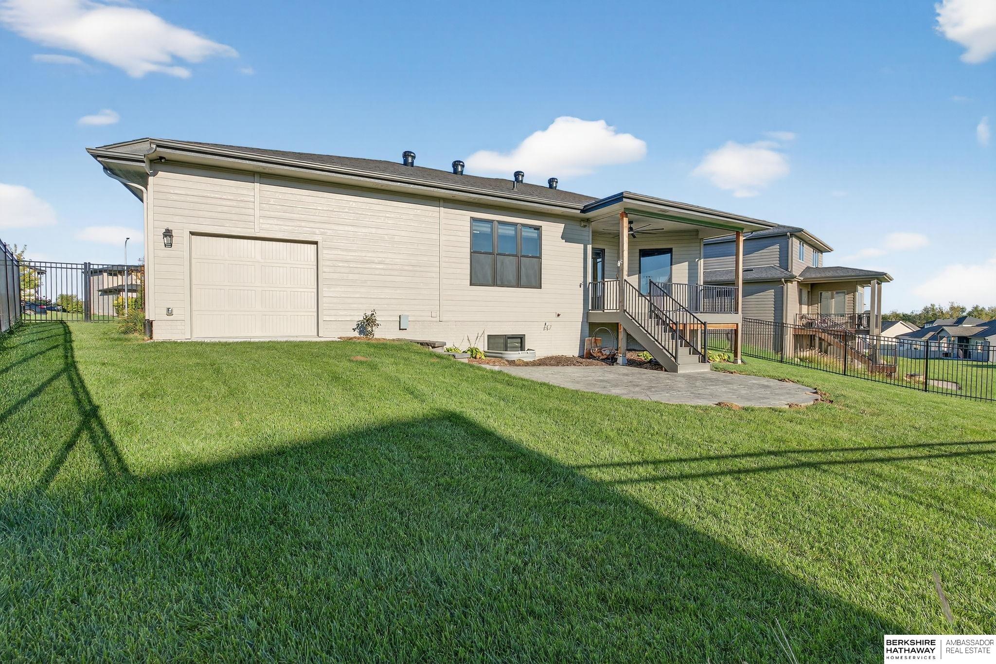 Omaha, Nebraska 68136, United States, 4 Bedrooms Bedrooms, ,3 BathroomsBathrooms,Residential,Active,225515