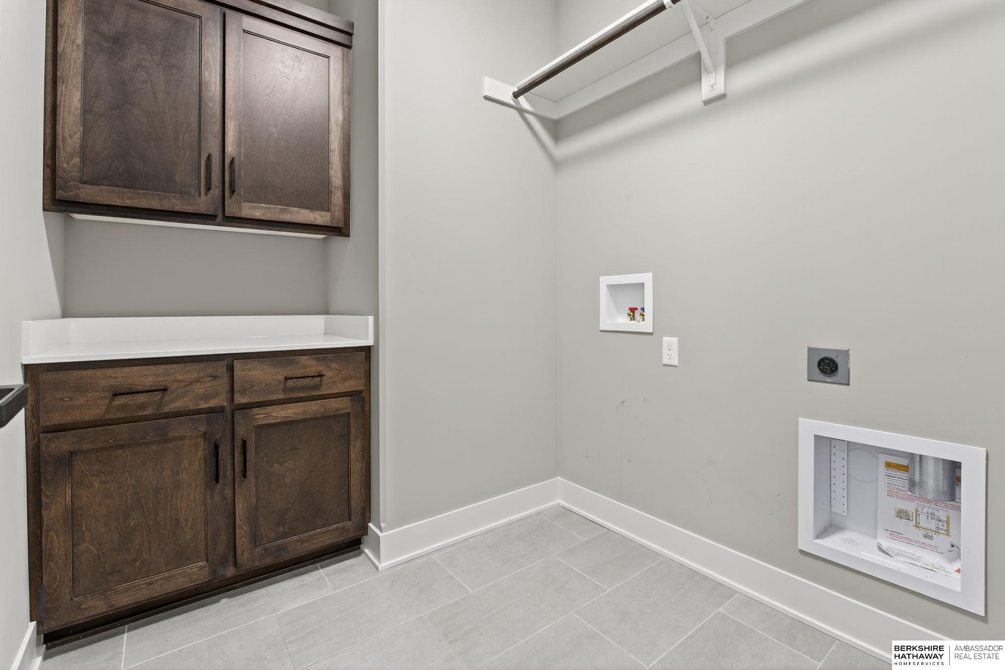 Omaha, Nebraska 68136, United States, 4 Bedrooms Bedrooms, ,3 BathroomsBathrooms,Residential,Active,225515