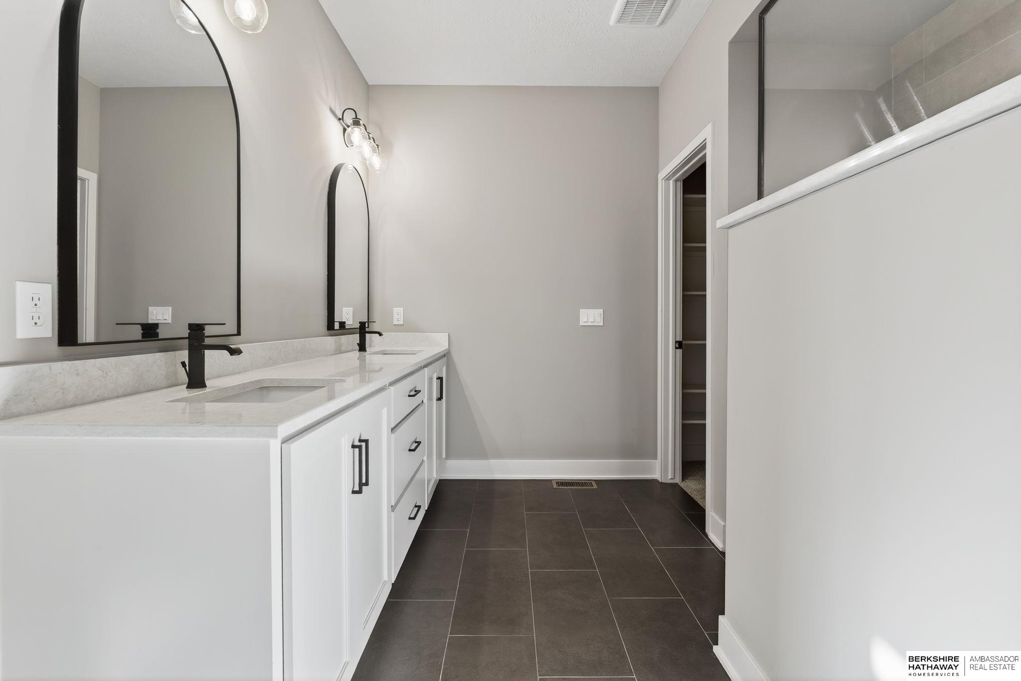 Omaha, Nebraska 68136, United States, 4 Bedrooms Bedrooms, ,3 BathroomsBathrooms,Residential,Active,225515