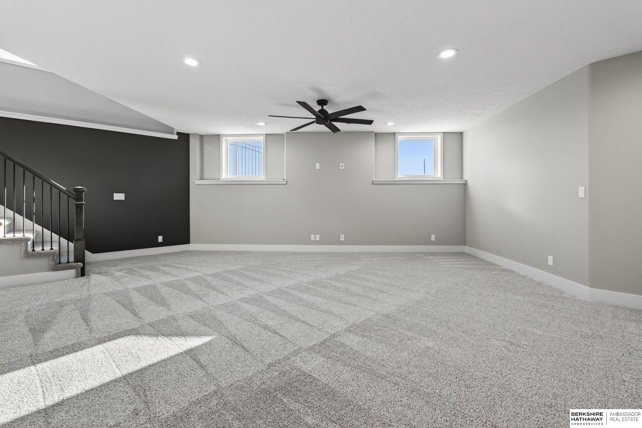 Omaha, Nebraska 68136, United States, 4 Bedrooms Bedrooms, ,3 BathroomsBathrooms,Residential,Active,225515