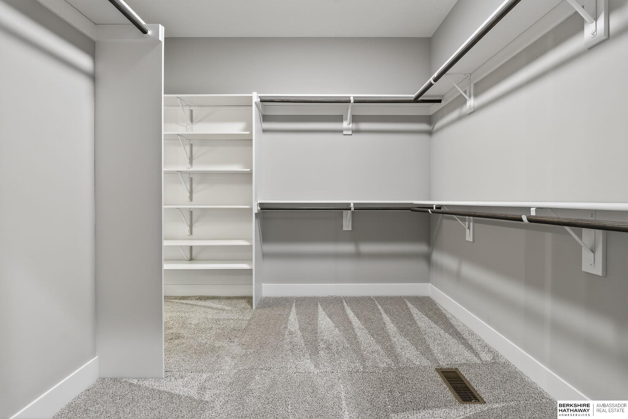 Omaha, Nebraska 68136, United States, 4 Bedrooms Bedrooms, ,3 BathroomsBathrooms,Residential,Active,225515