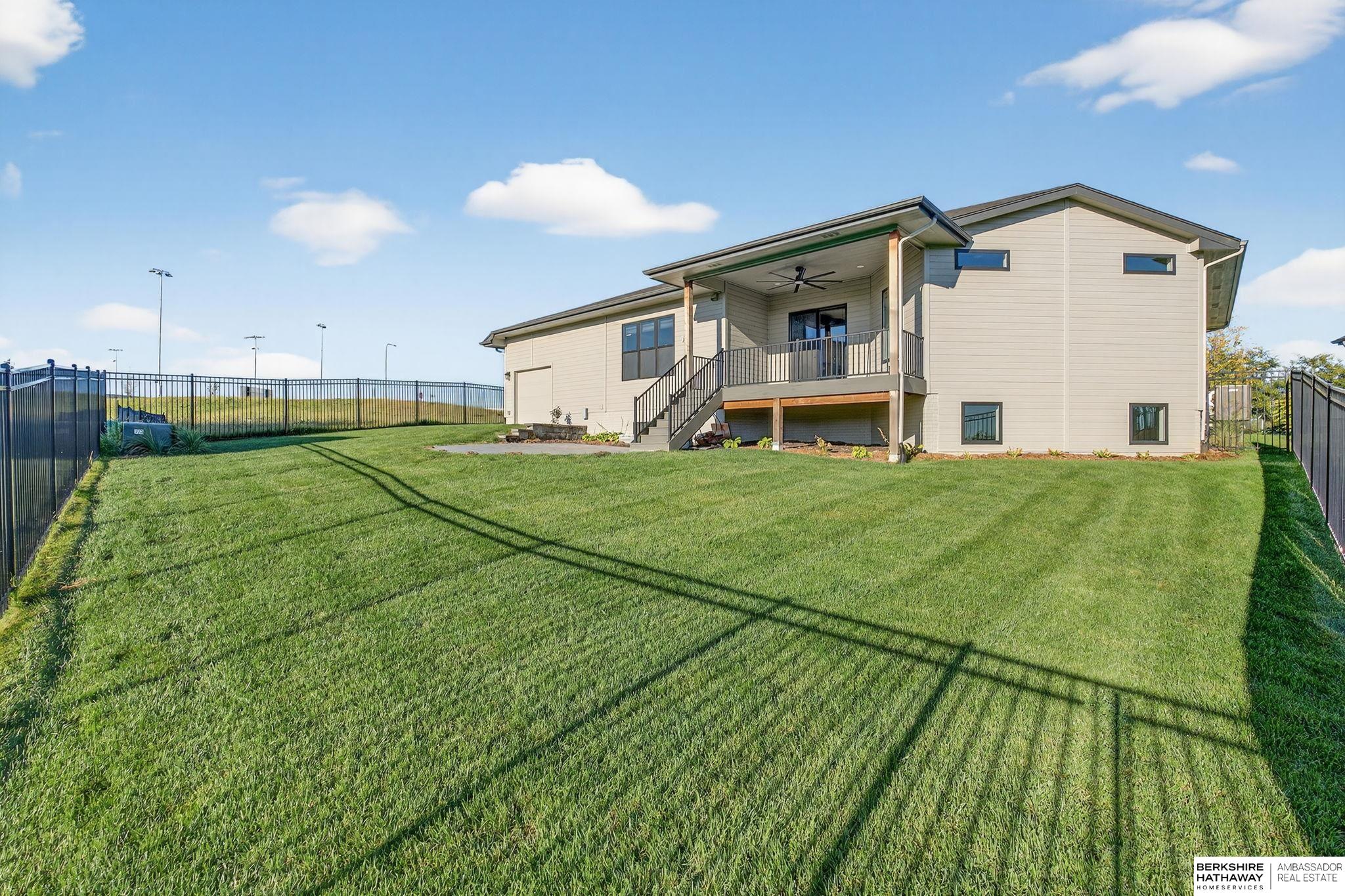 Omaha, Nebraska 68136, United States, 4 Bedrooms Bedrooms, ,3 BathroomsBathrooms,Residential,Active,225515