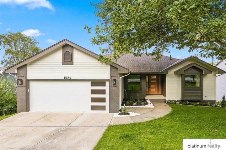 Photo 1 of 56 — 1526 Trumball Terrace, Plattsmouth, NE 68048