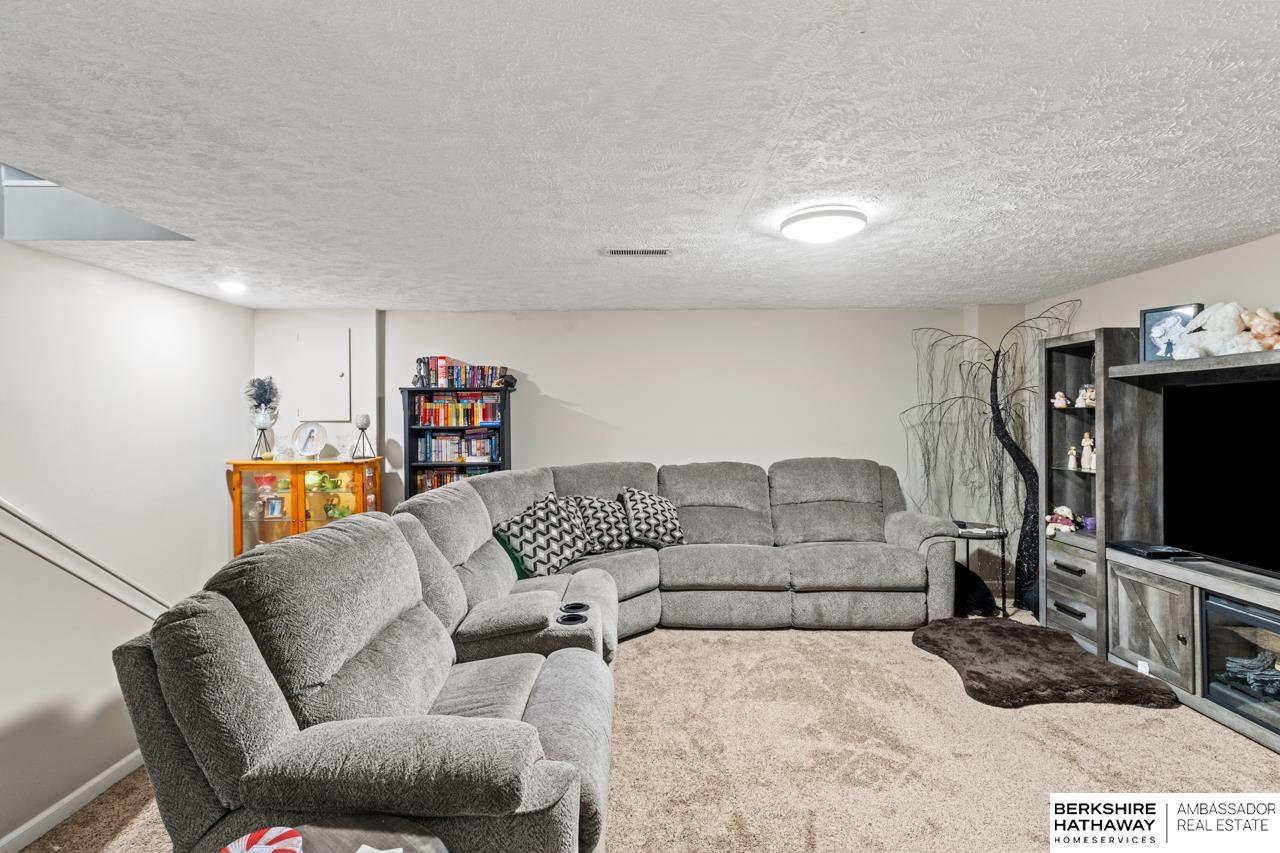 Omaha, Nebraska 68127, United States, 3 Bedrooms Bedrooms, ,3 BathroomsBathrooms,Residential,Active,127929